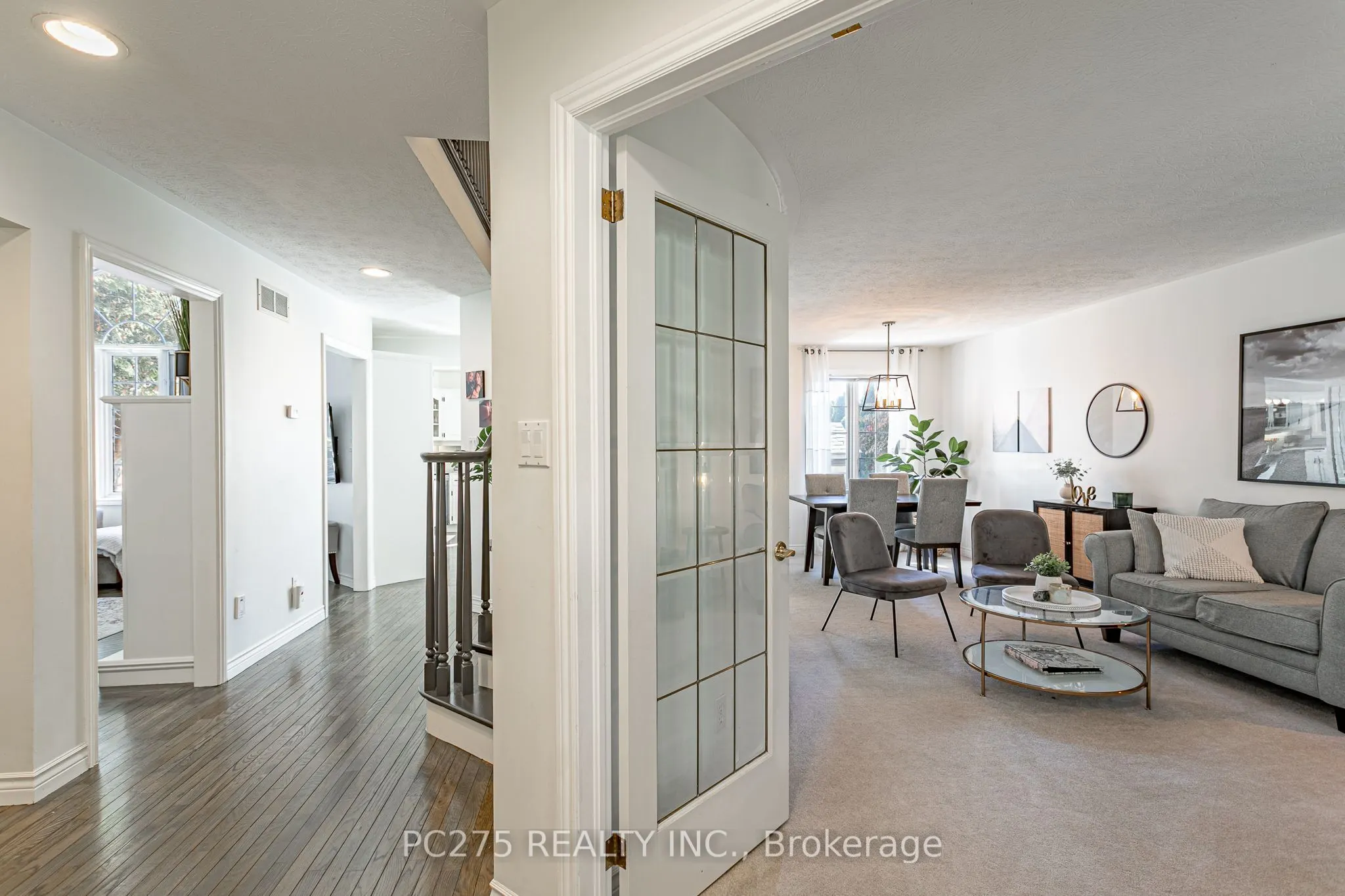 276 King Street E