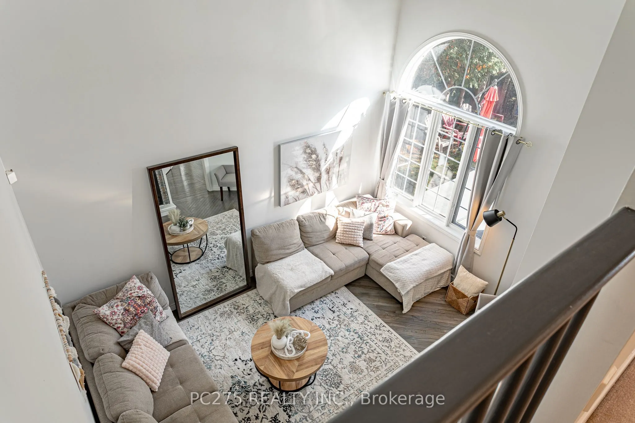 276 King Street E