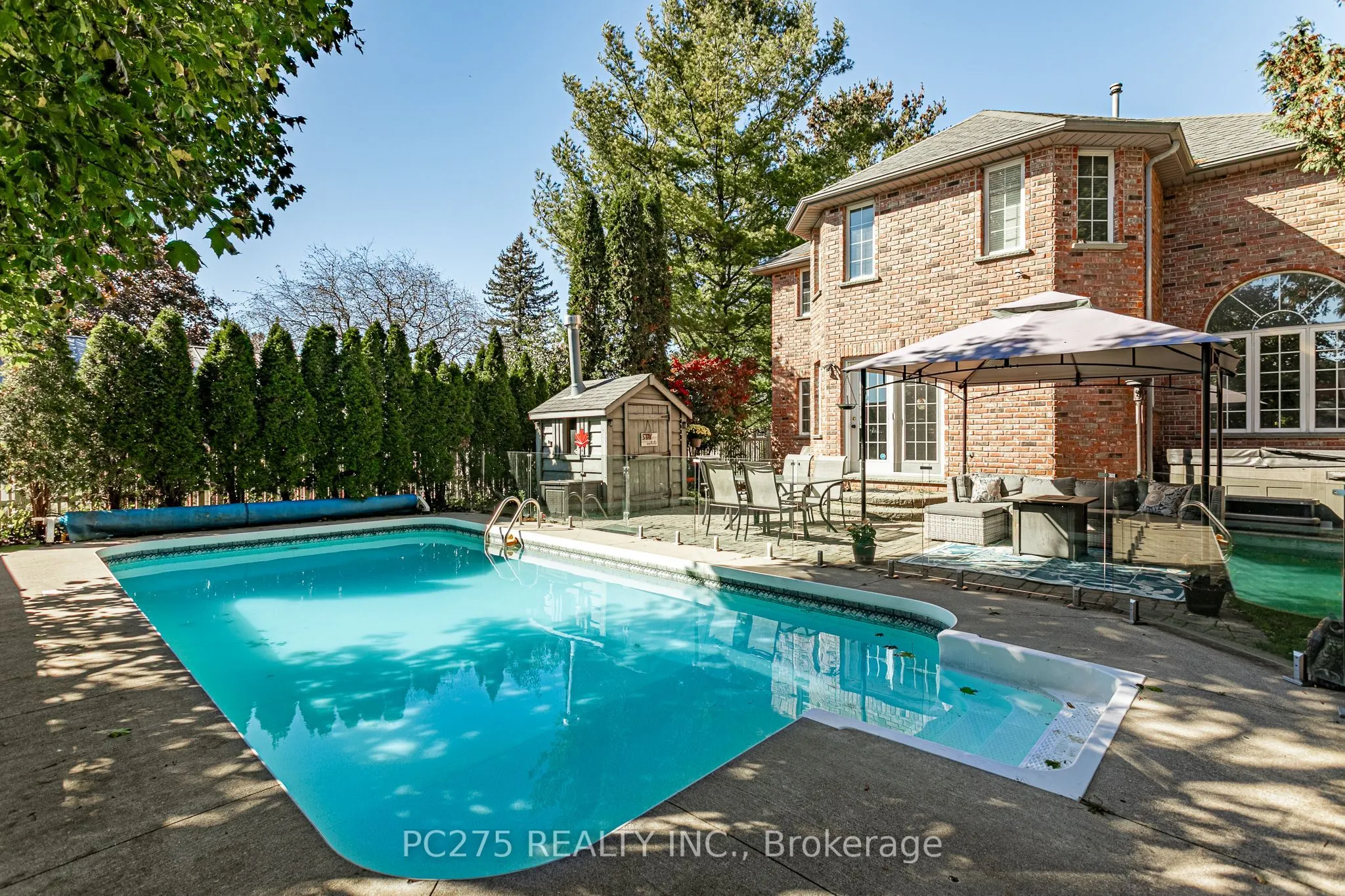 276 King Street E