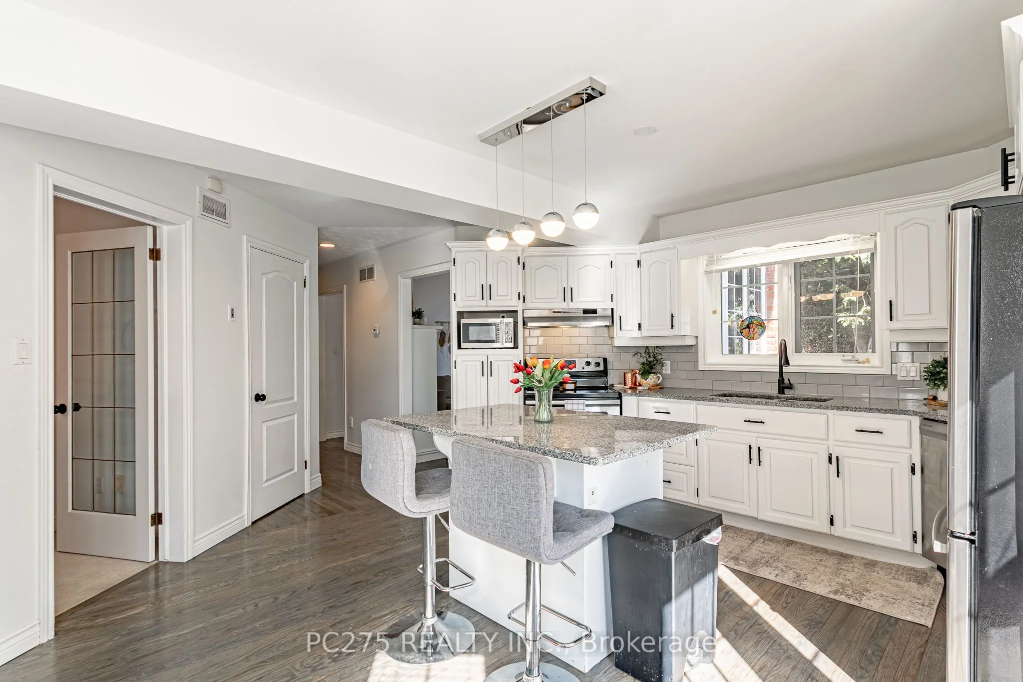 276 King Street E