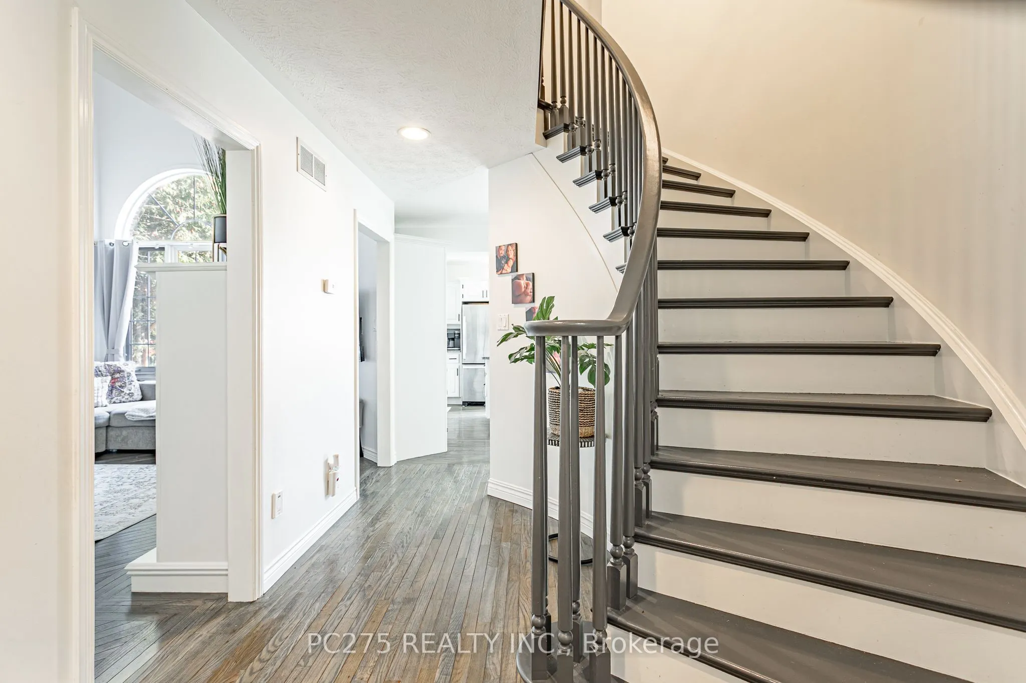 276 King Street E