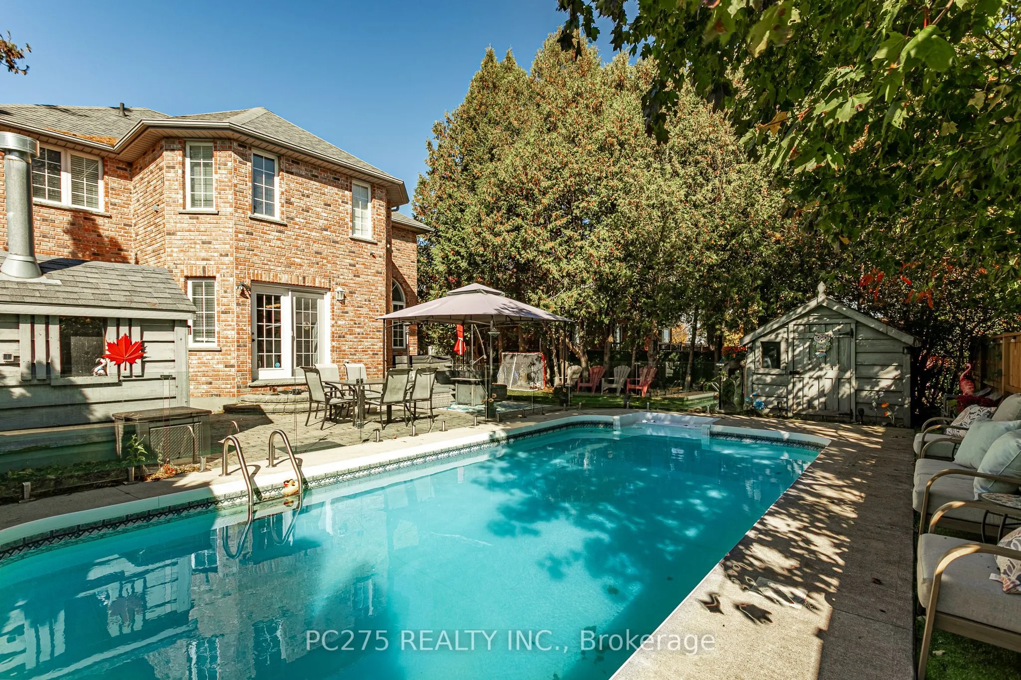 276 King Street E