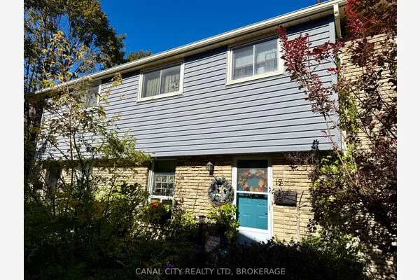 18 BARRY Street #17
