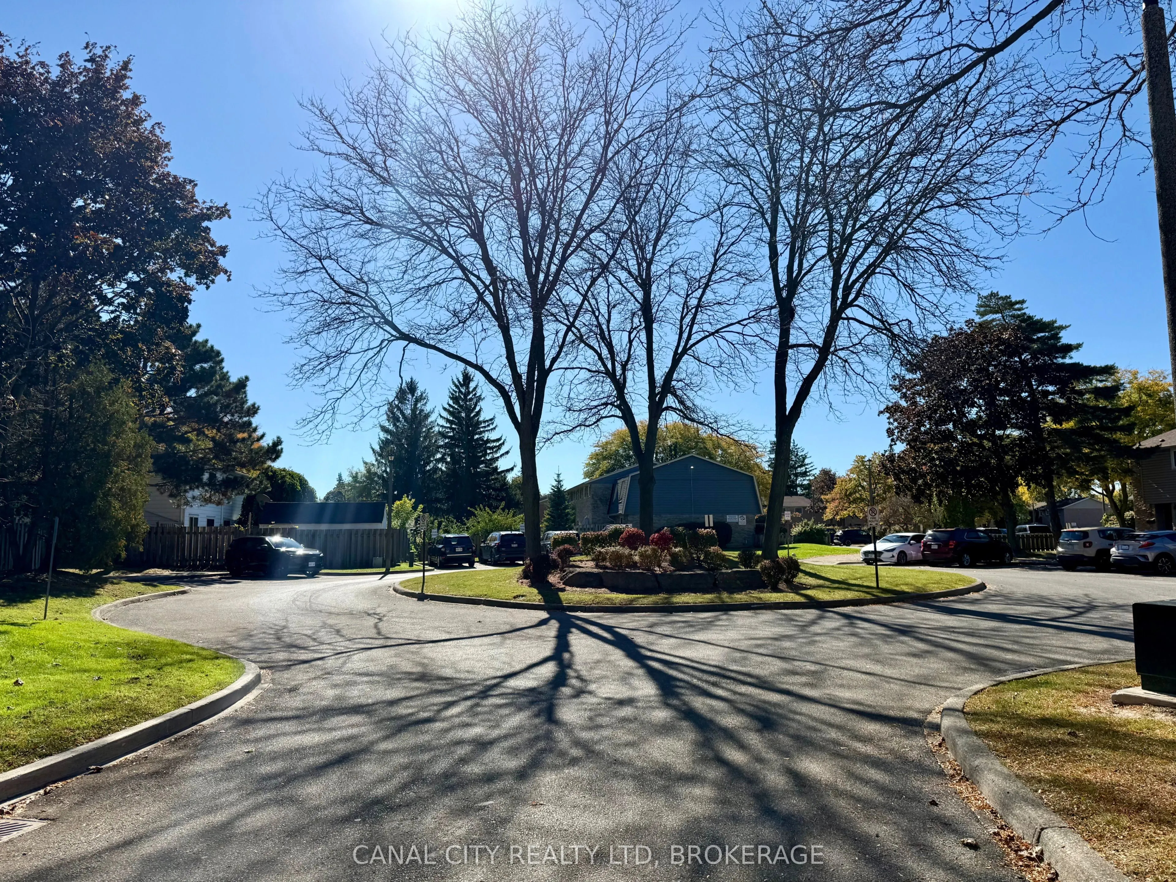 18 BARRY Street #17