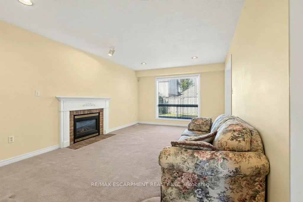 13 Chianti Crescent