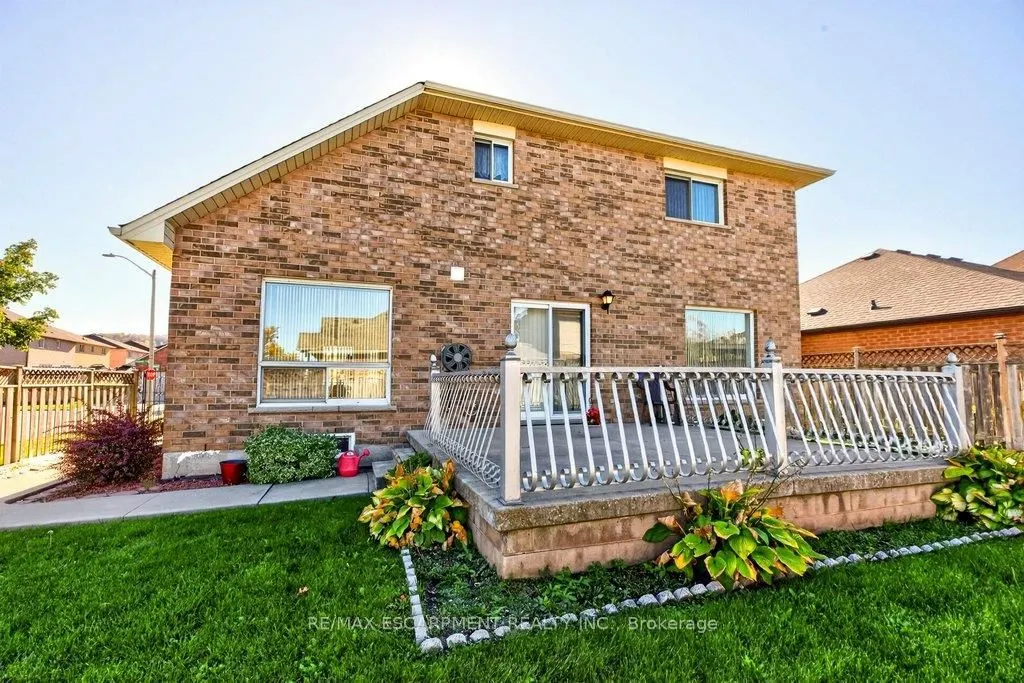 13 Chianti Crescent