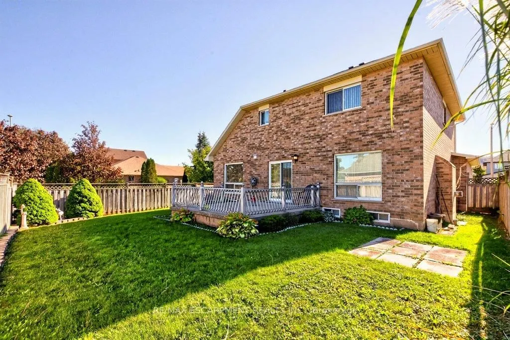 13 Chianti Crescent