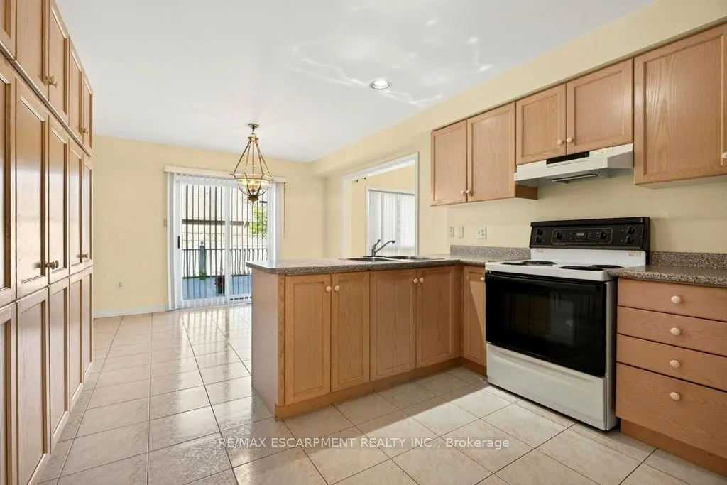 13 Chianti Crescent