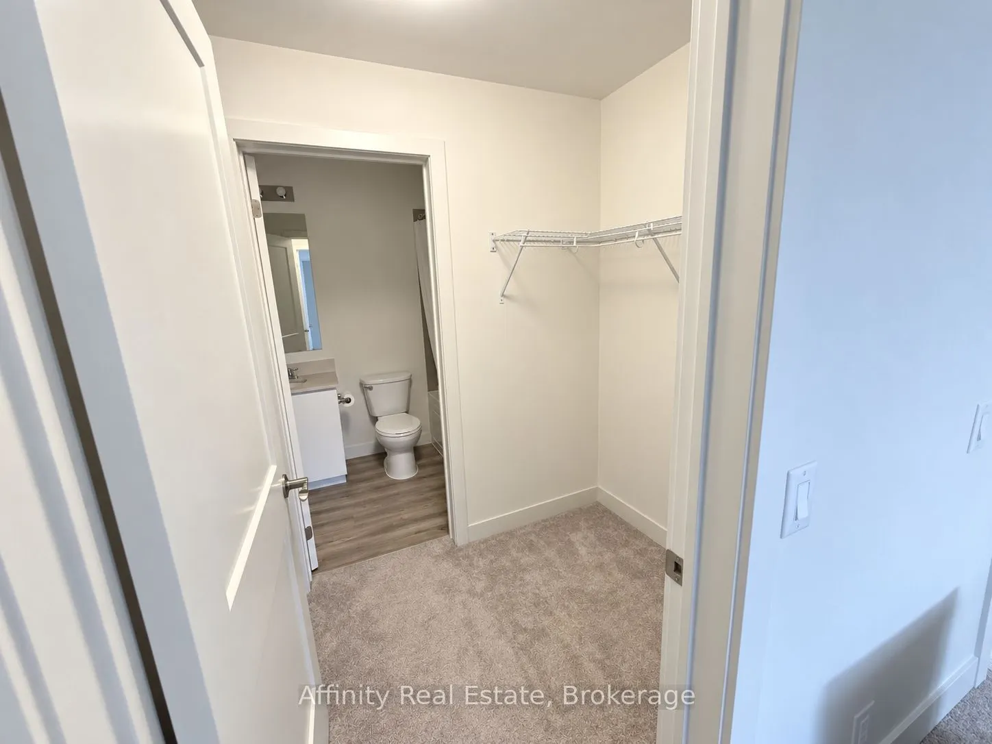 251 Northfield Drive E #212