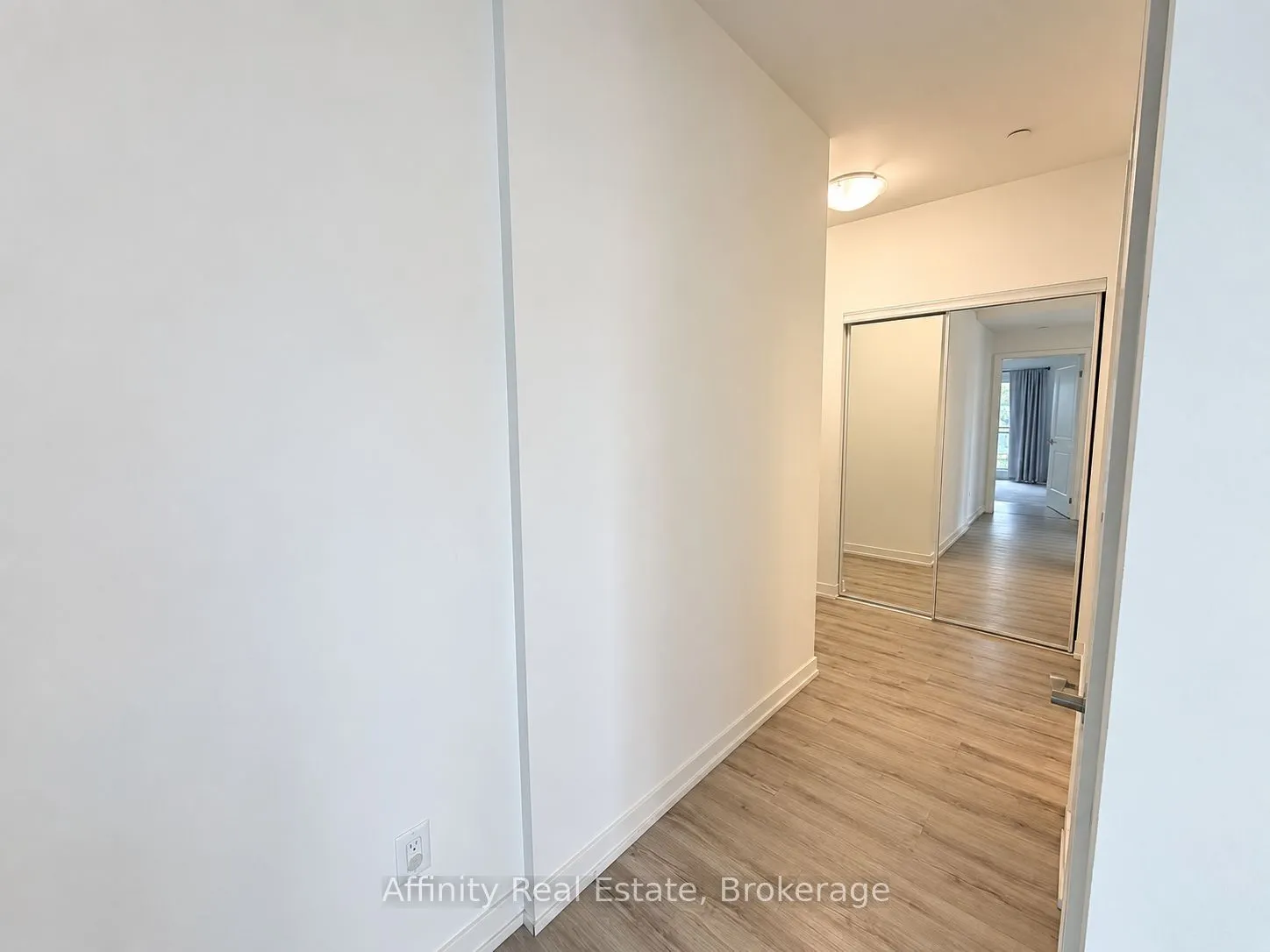 251 Northfield Drive E #212