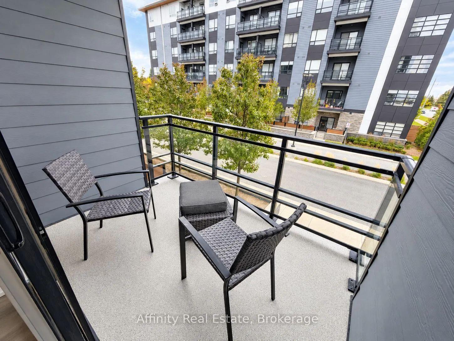 251 Northfield Drive E #212