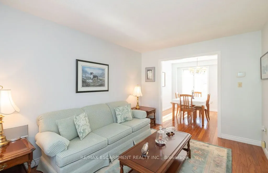 7 FALCONRIDGE Drive