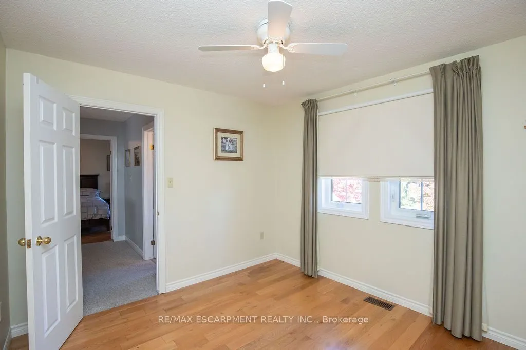7 FALCONRIDGE Drive