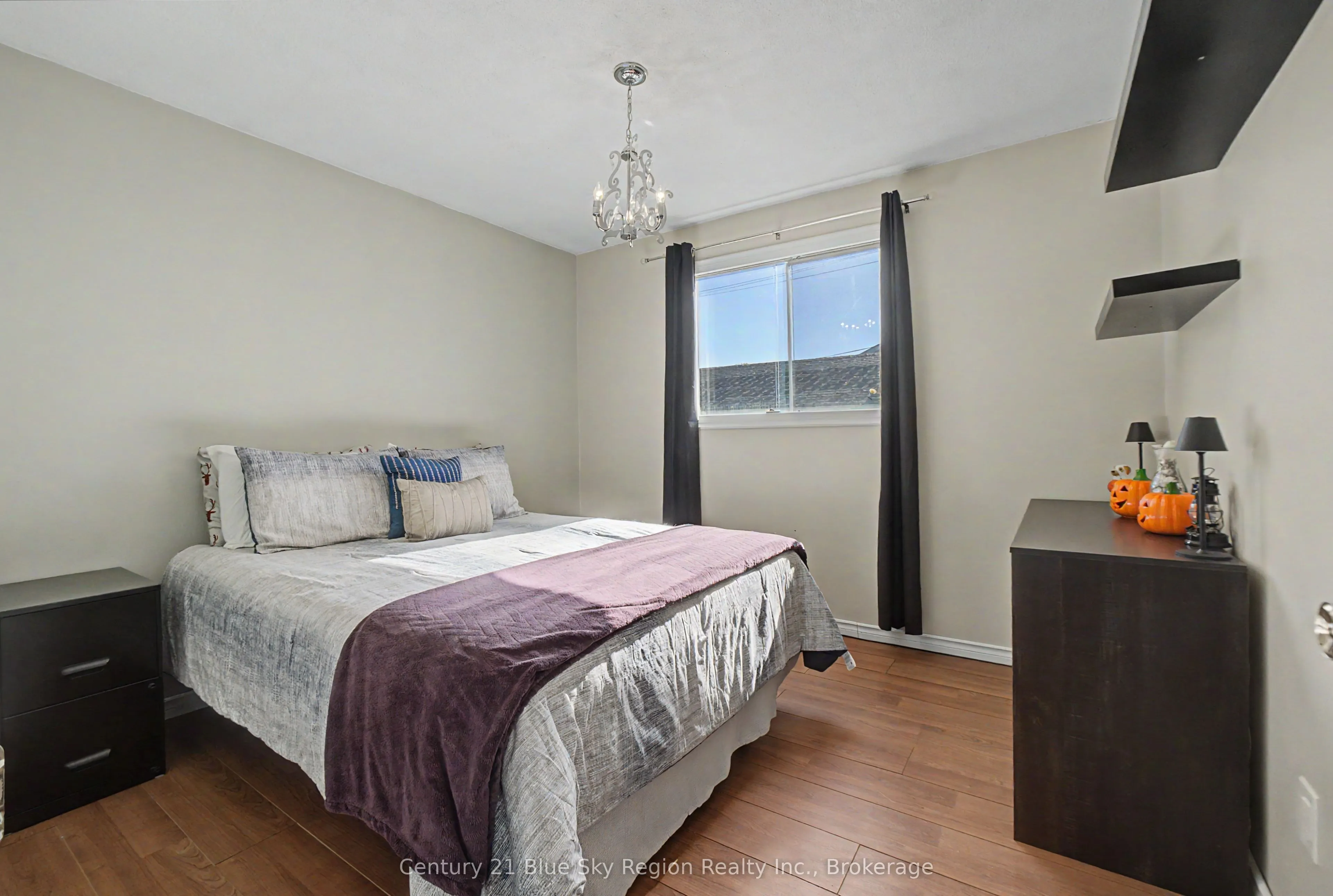 691 Robarts Avenue