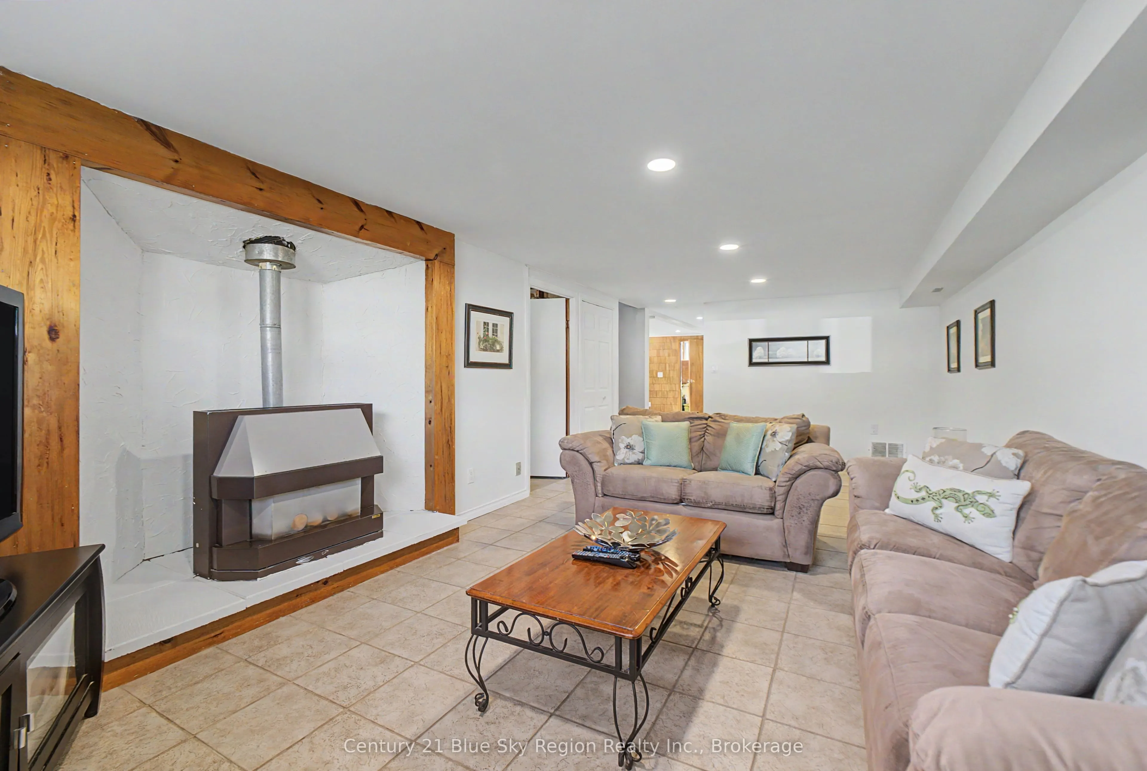 691 Robarts Avenue