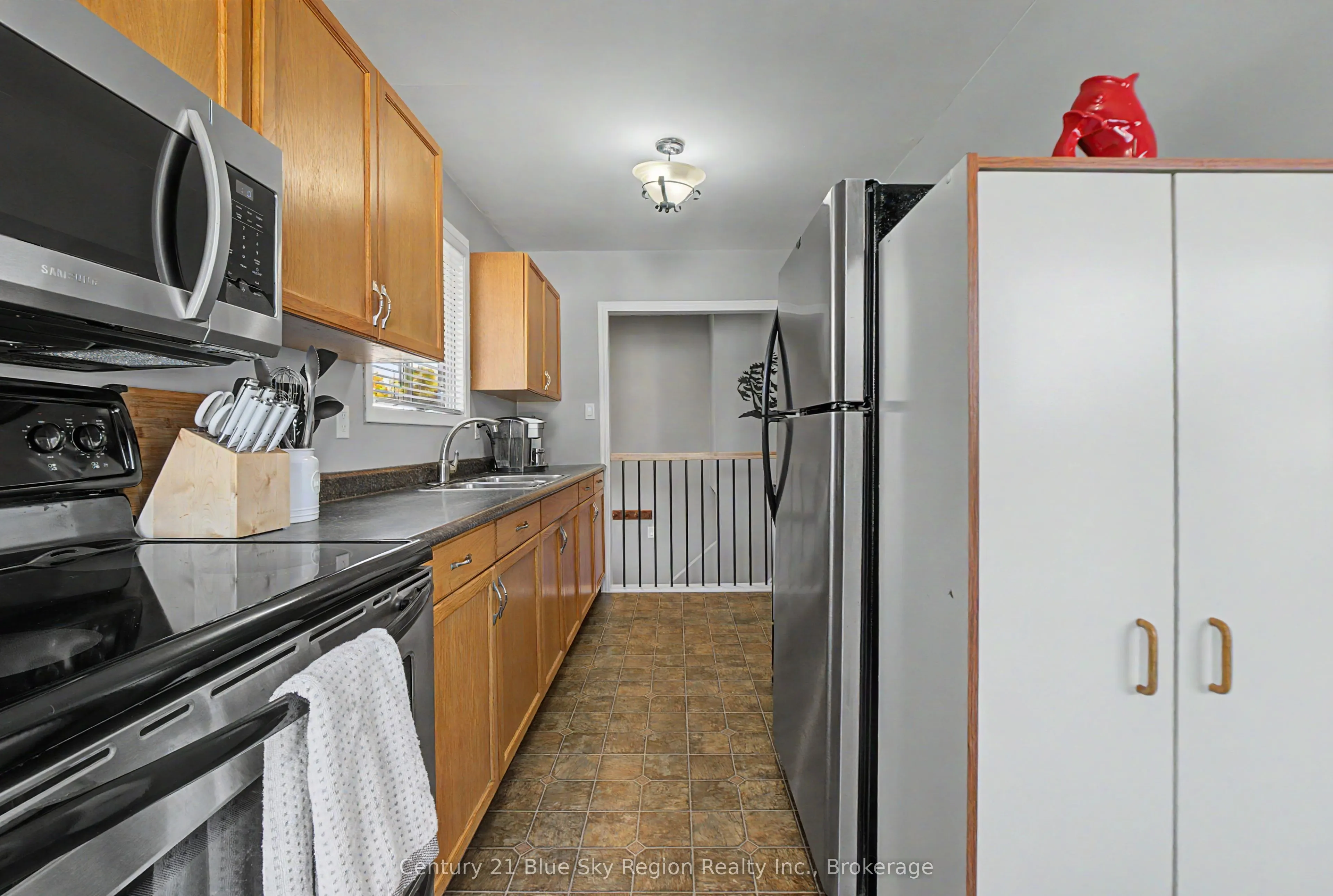 691 Robarts Avenue