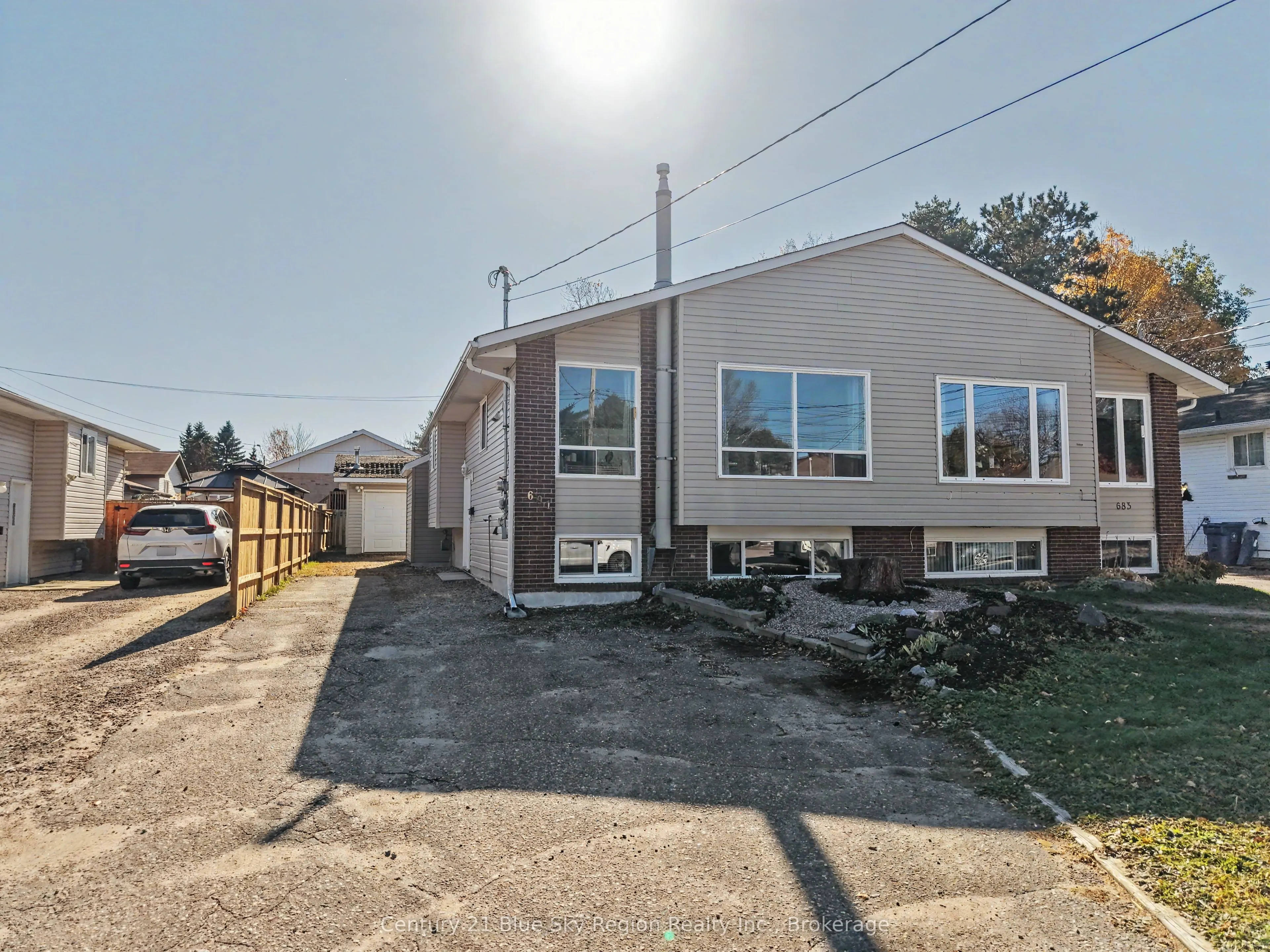 691 Robarts Avenue