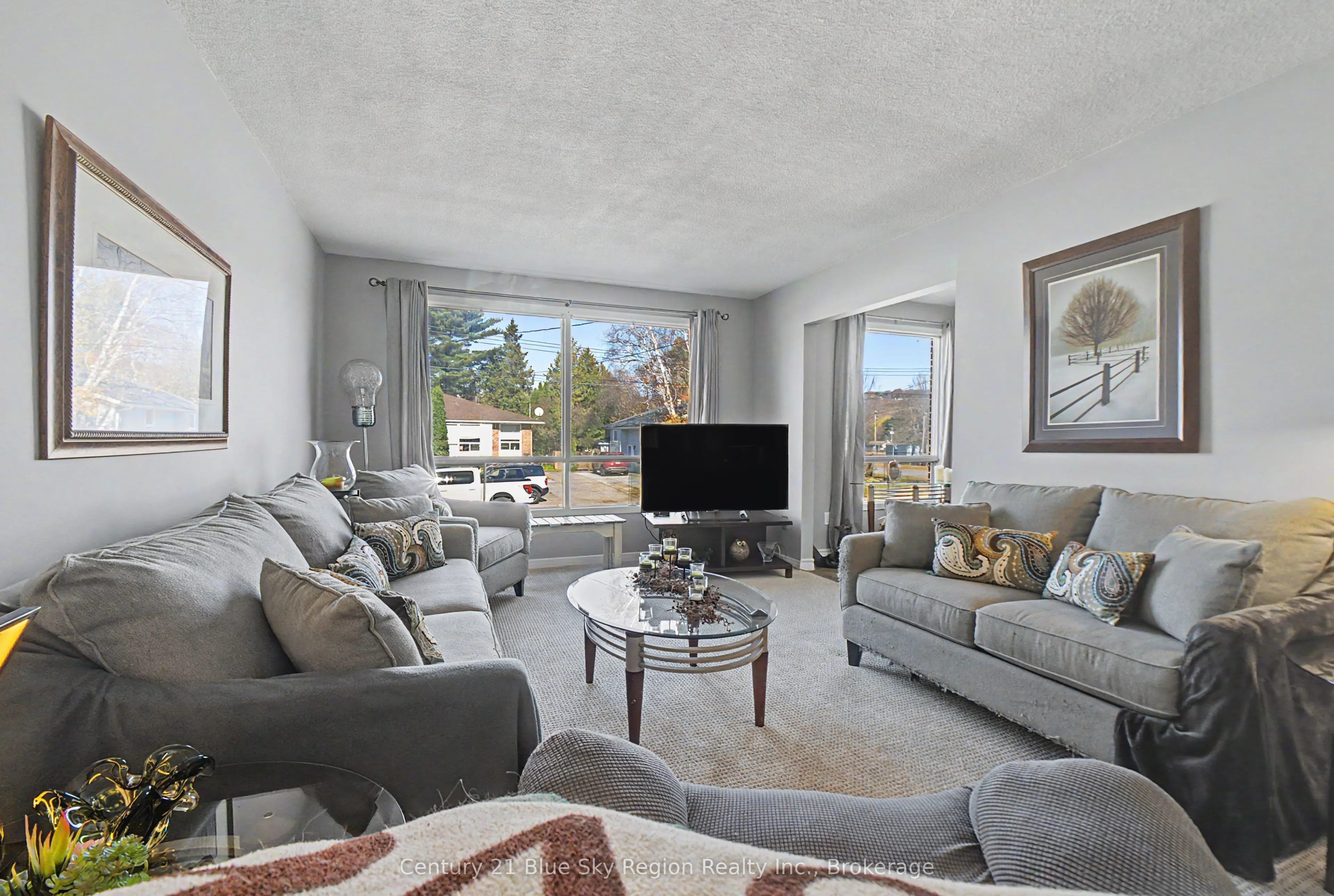 691 Robarts Avenue