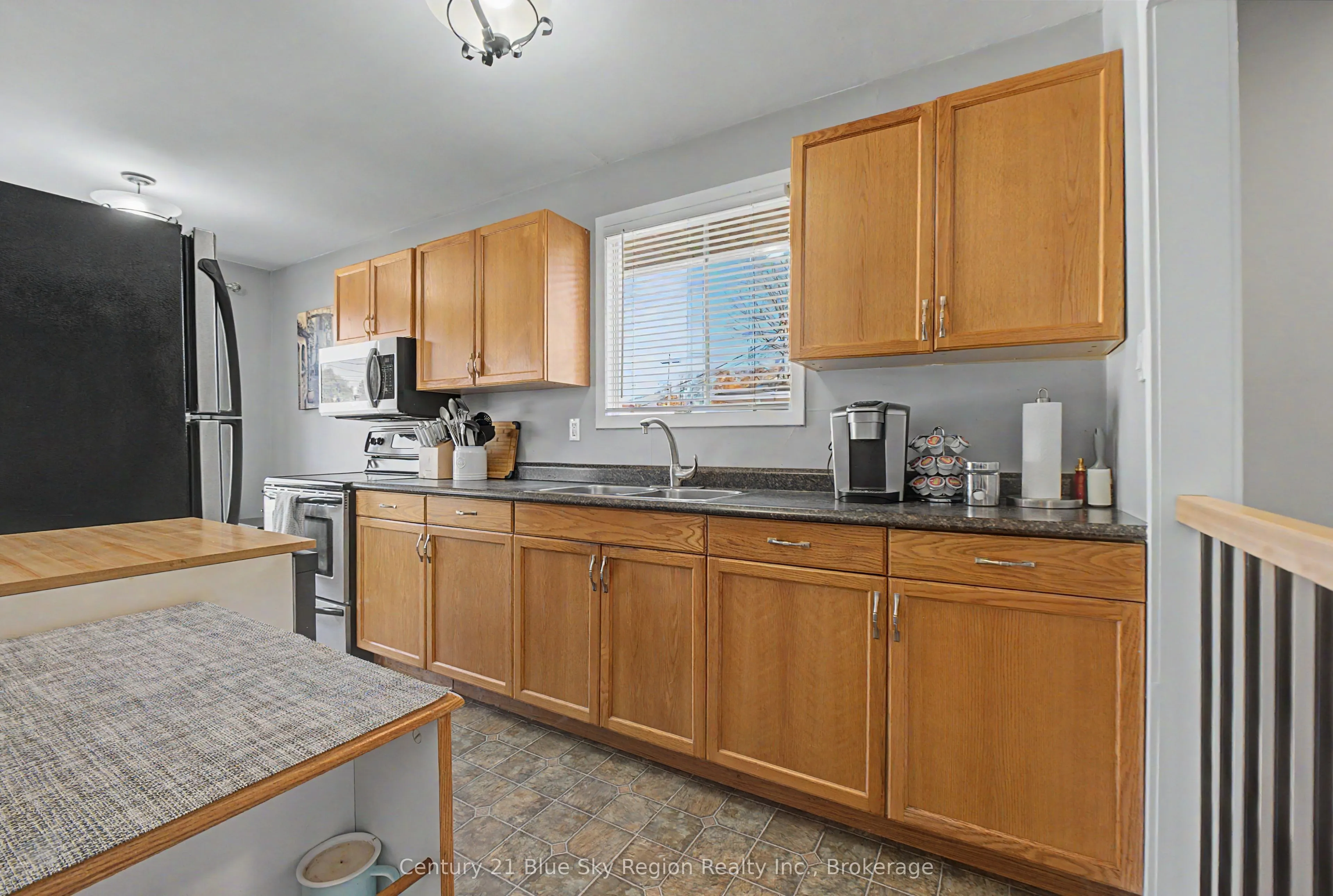 691 Robarts Avenue