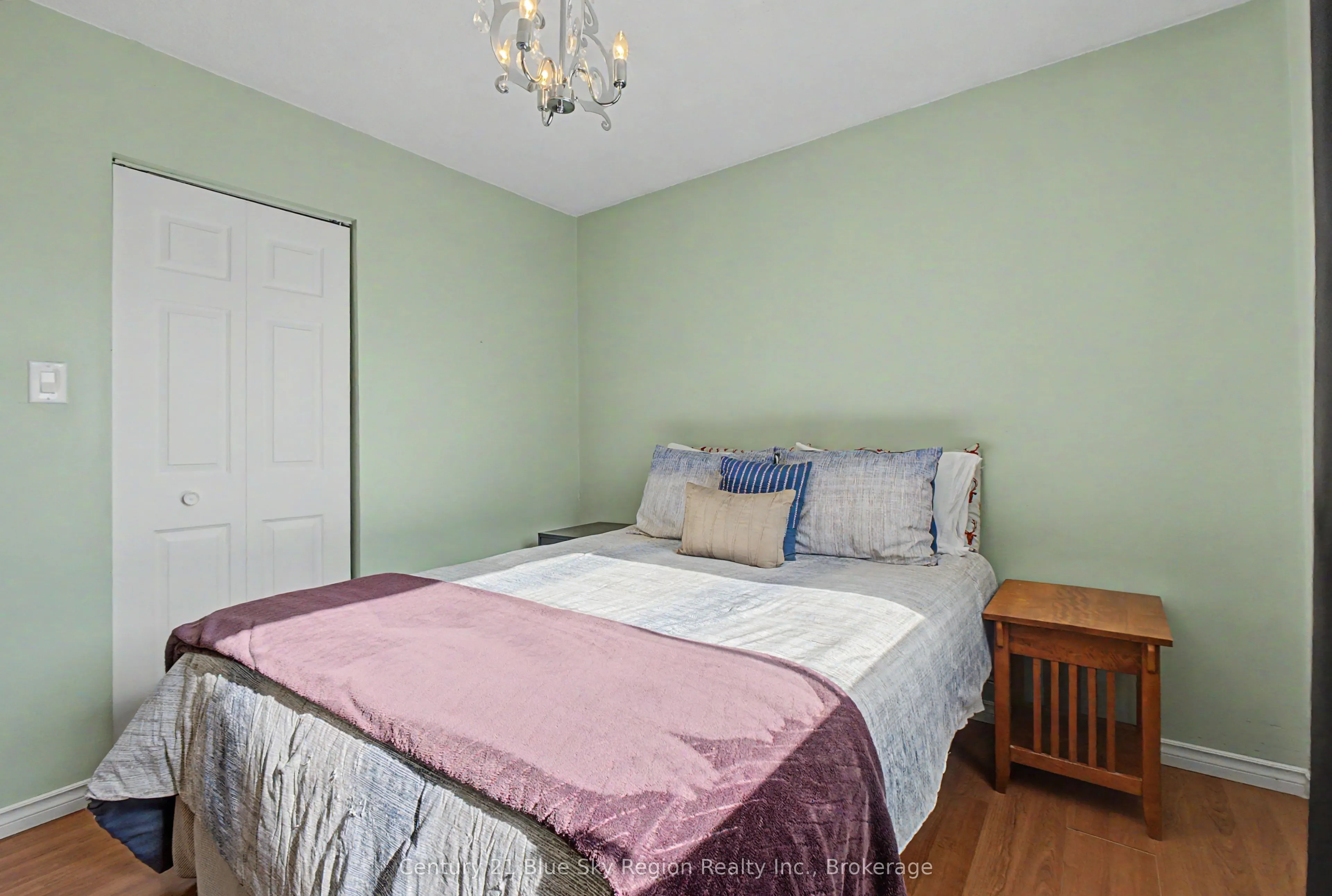 691 Robarts Avenue