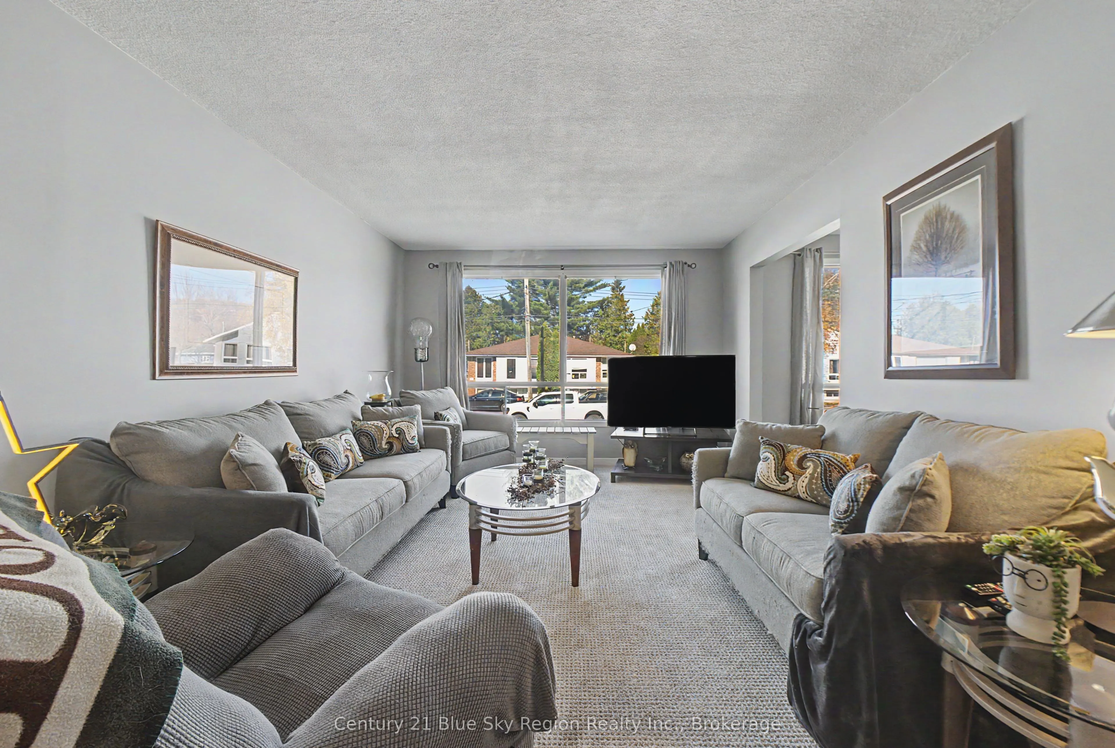 691 Robarts Avenue