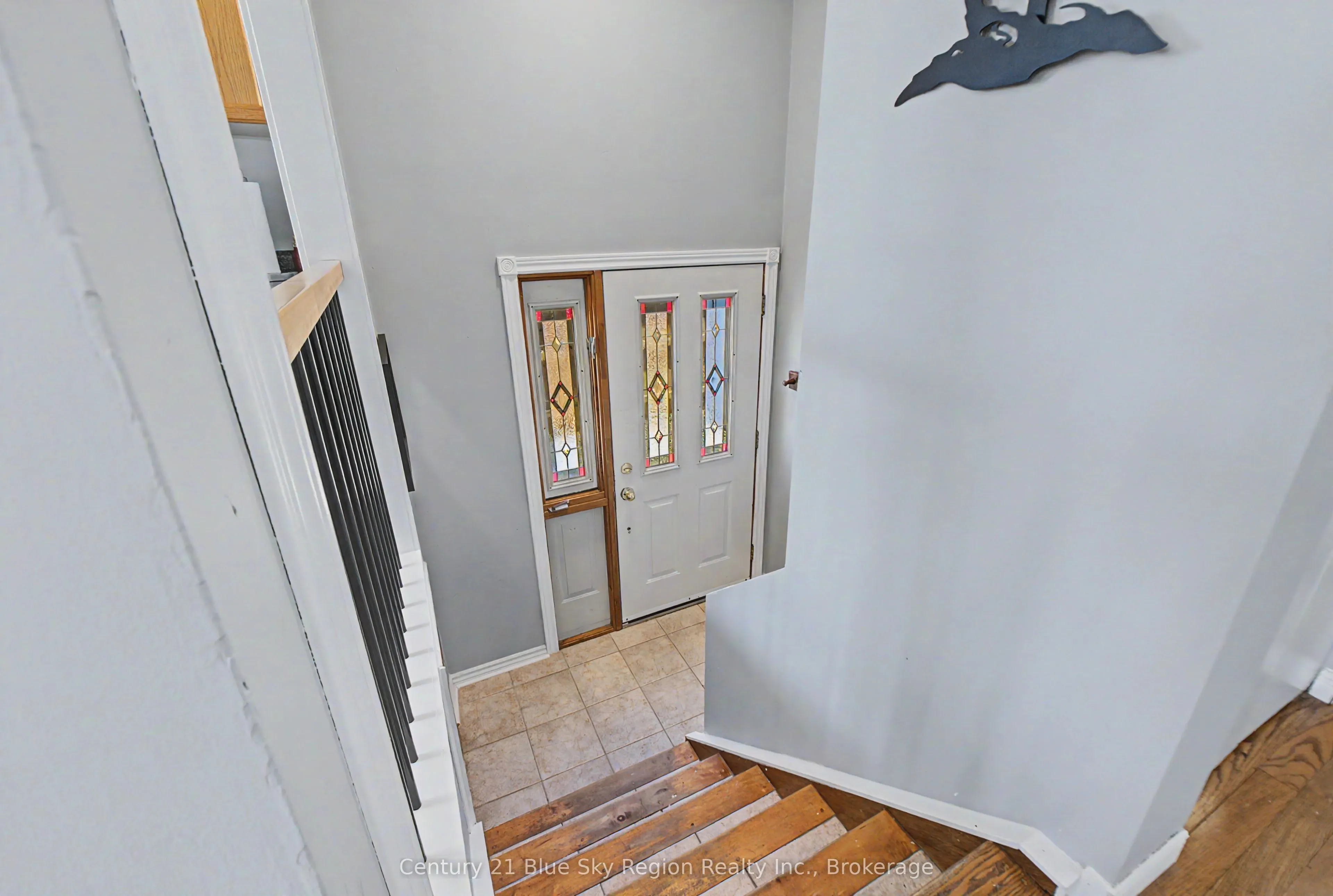 691 Robarts Avenue
