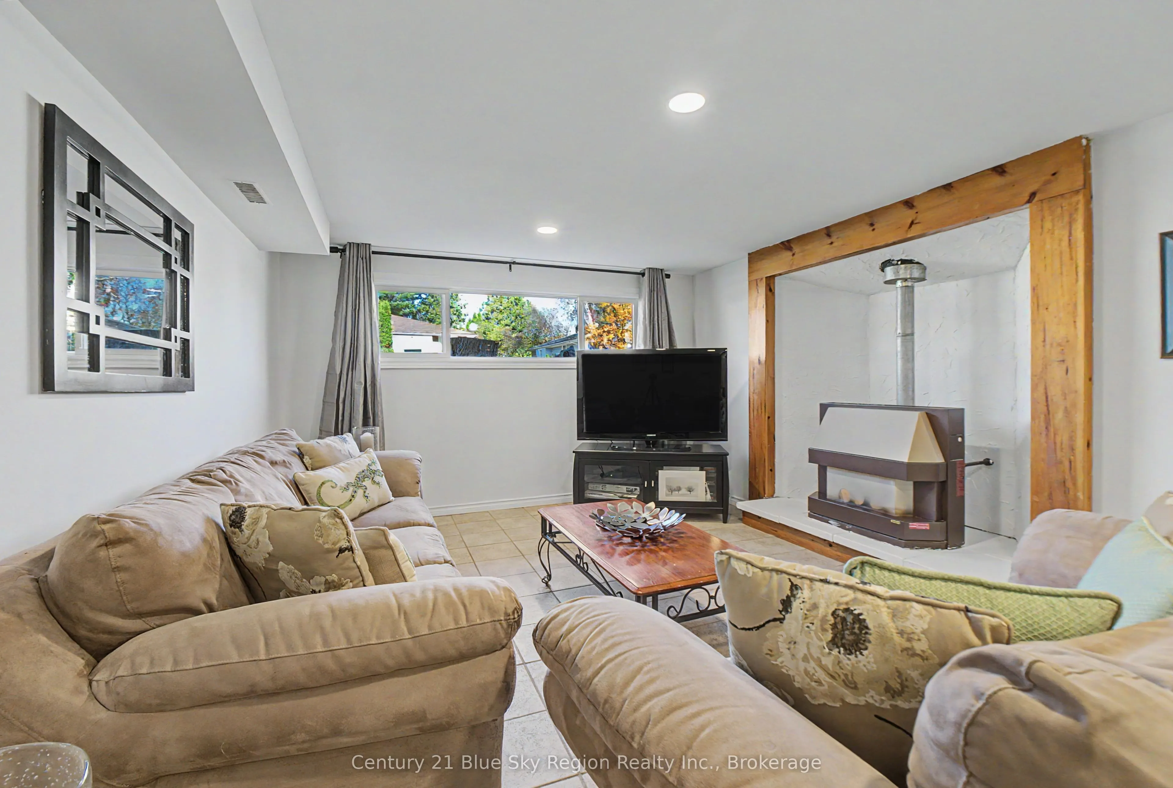 691 Robarts Avenue