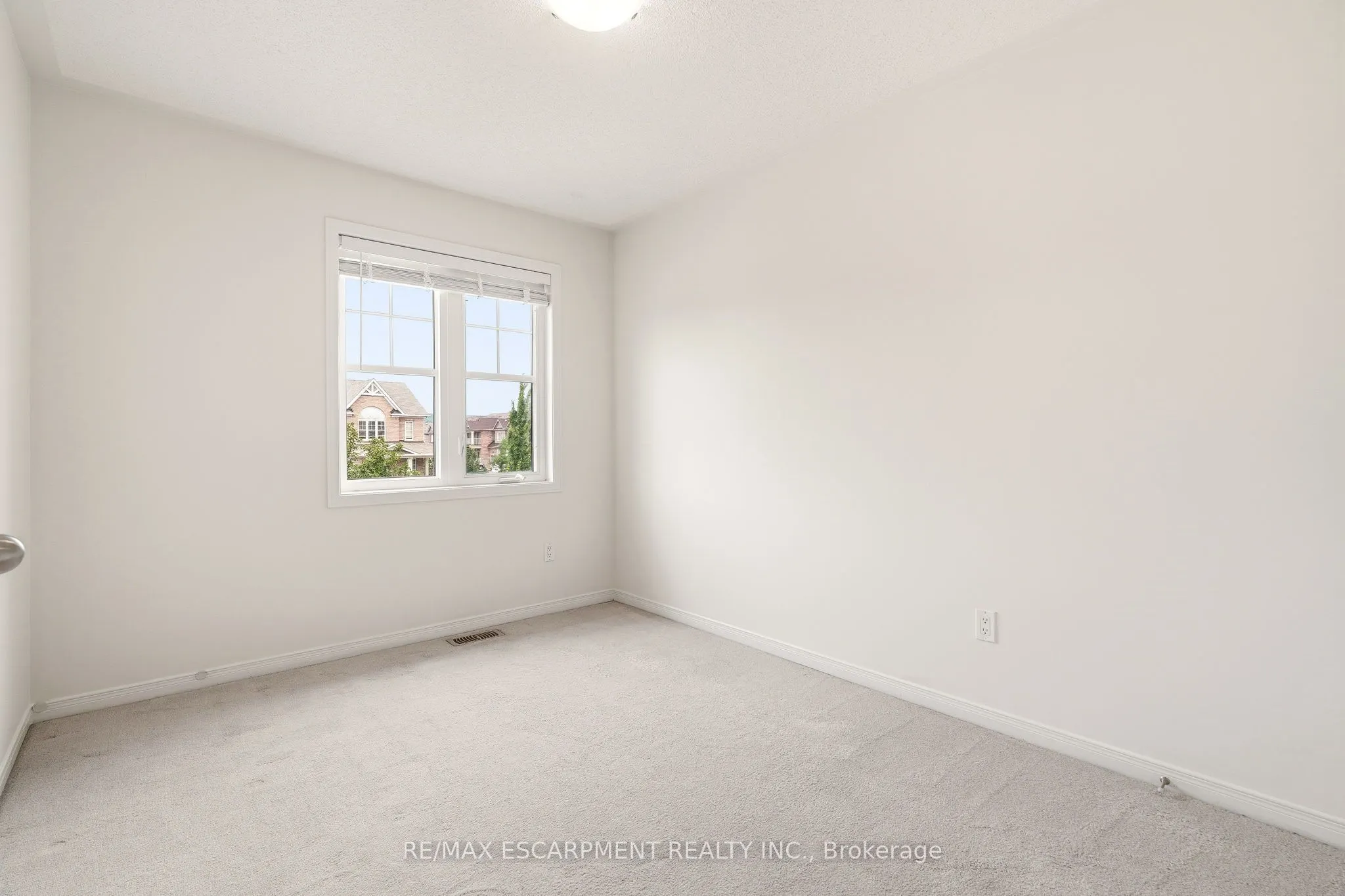 215 Nisbet Boulevard
