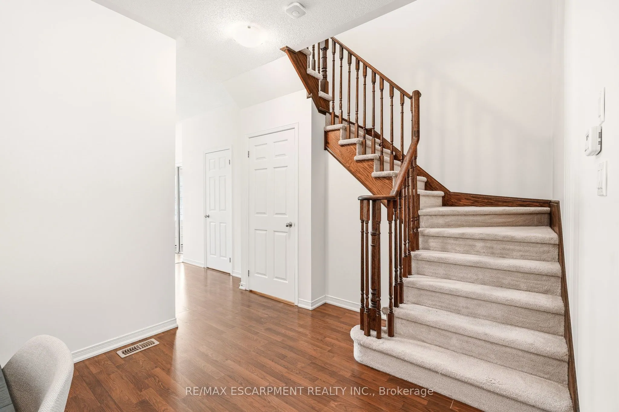 215 Nisbet Boulevard