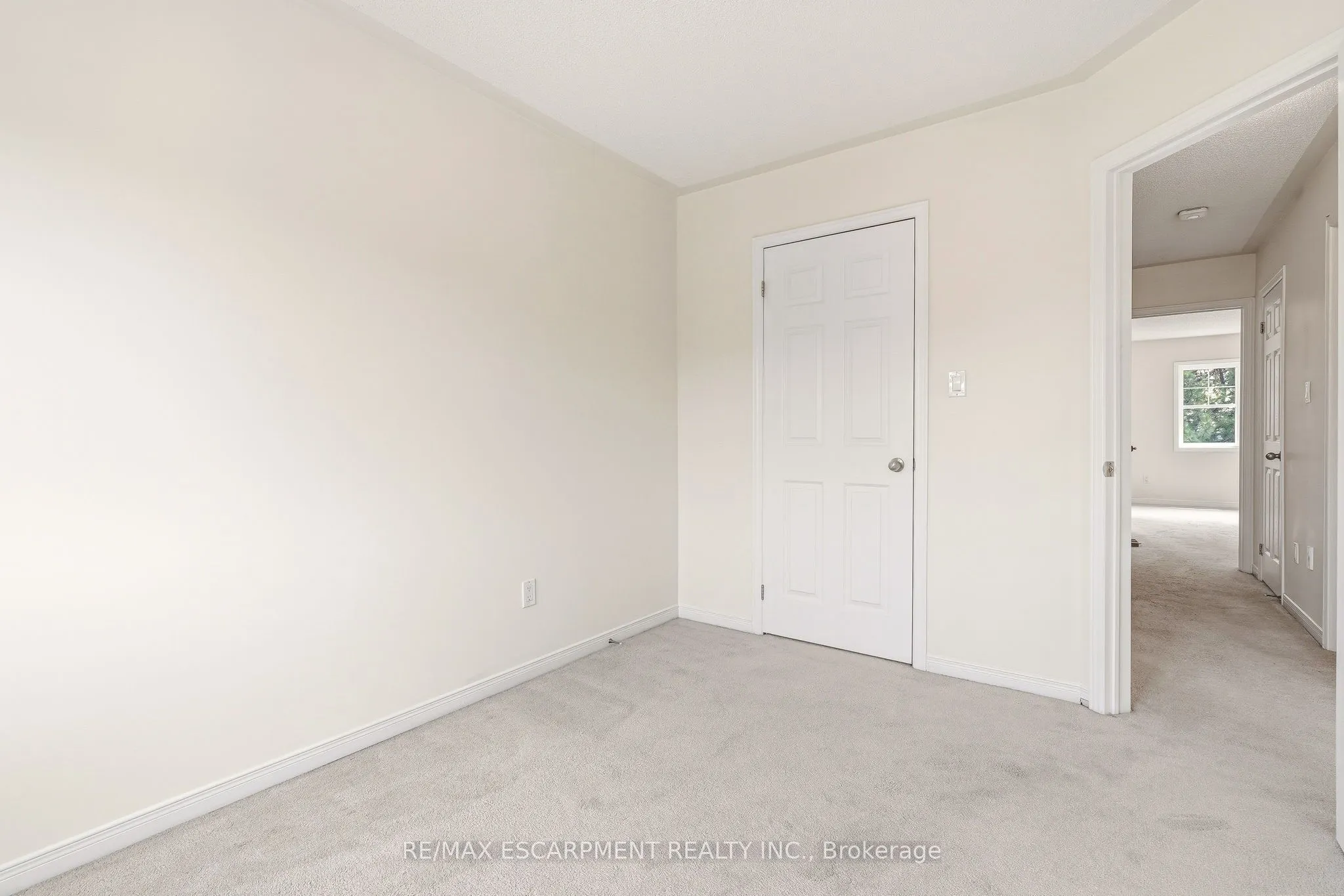 215 Nisbet Boulevard