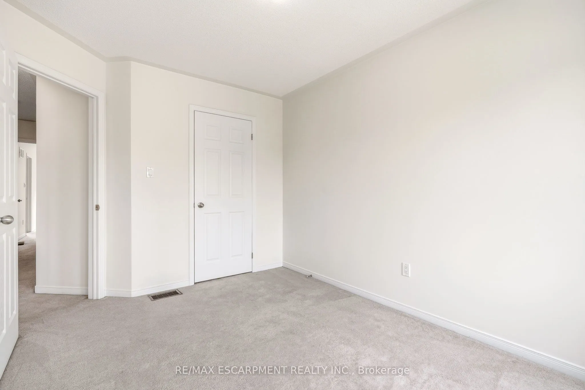 215 Nisbet Boulevard