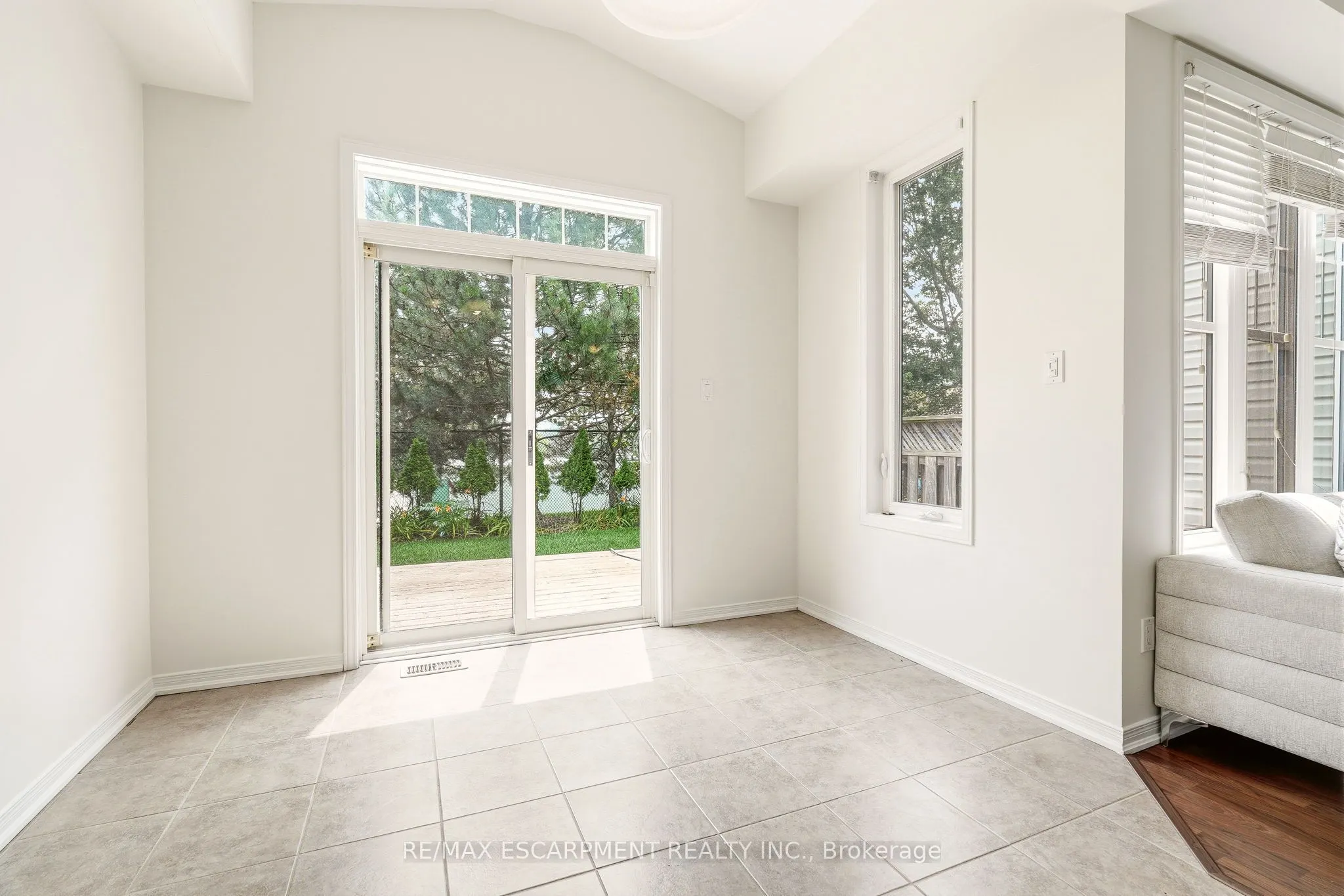 215 Nisbet Boulevard