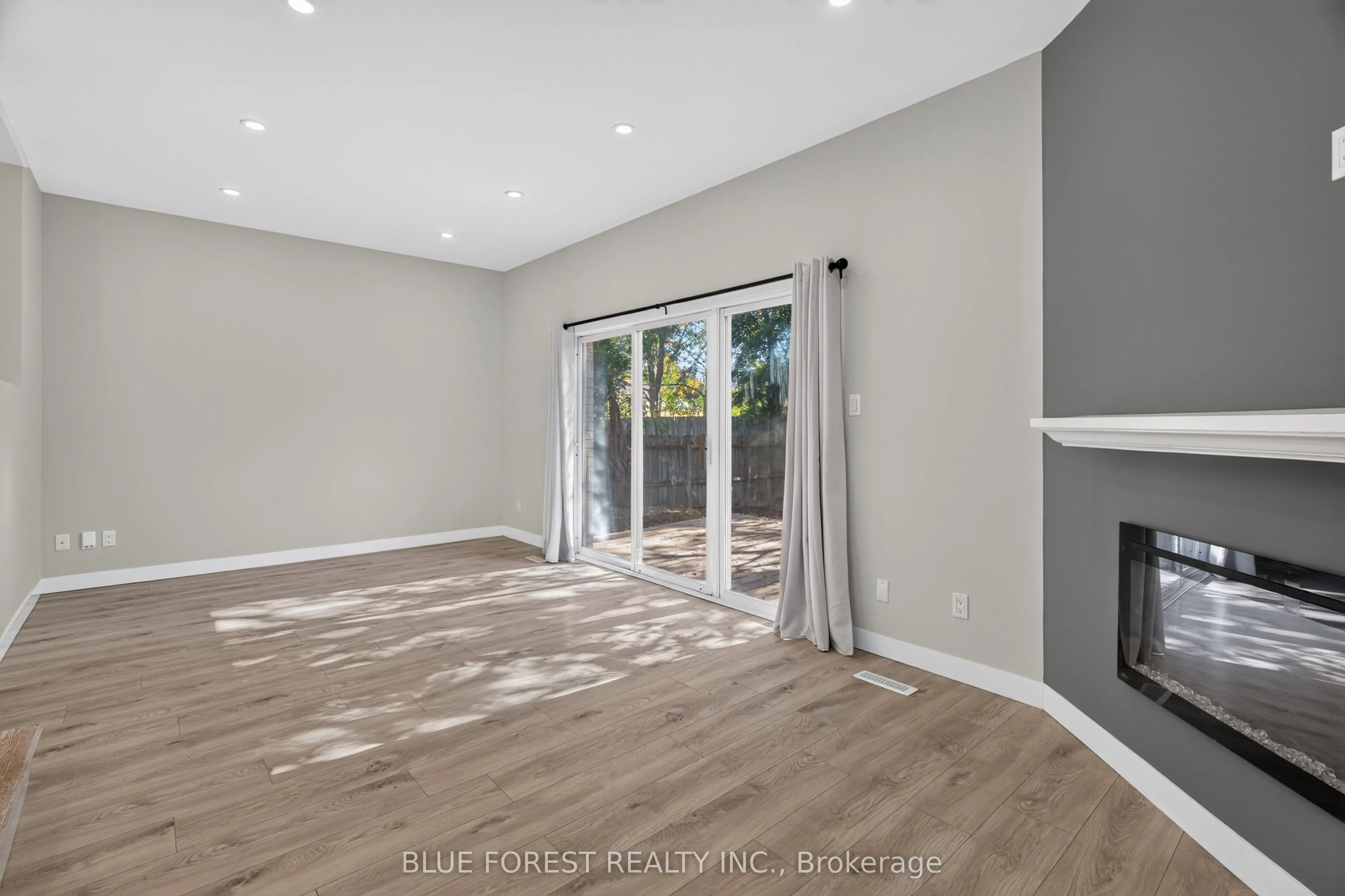 1048 Mahogany Road