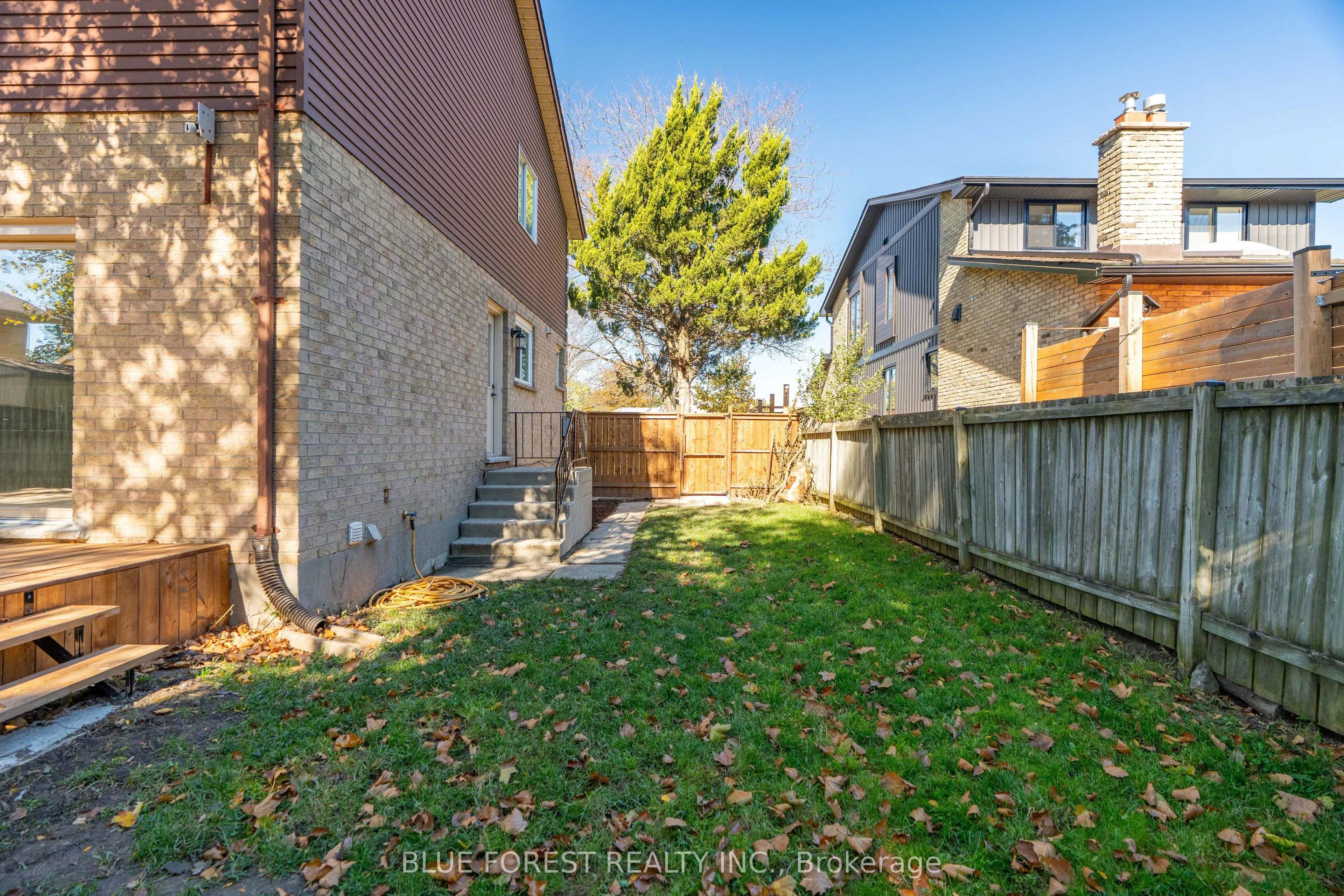 1048 Mahogany Road