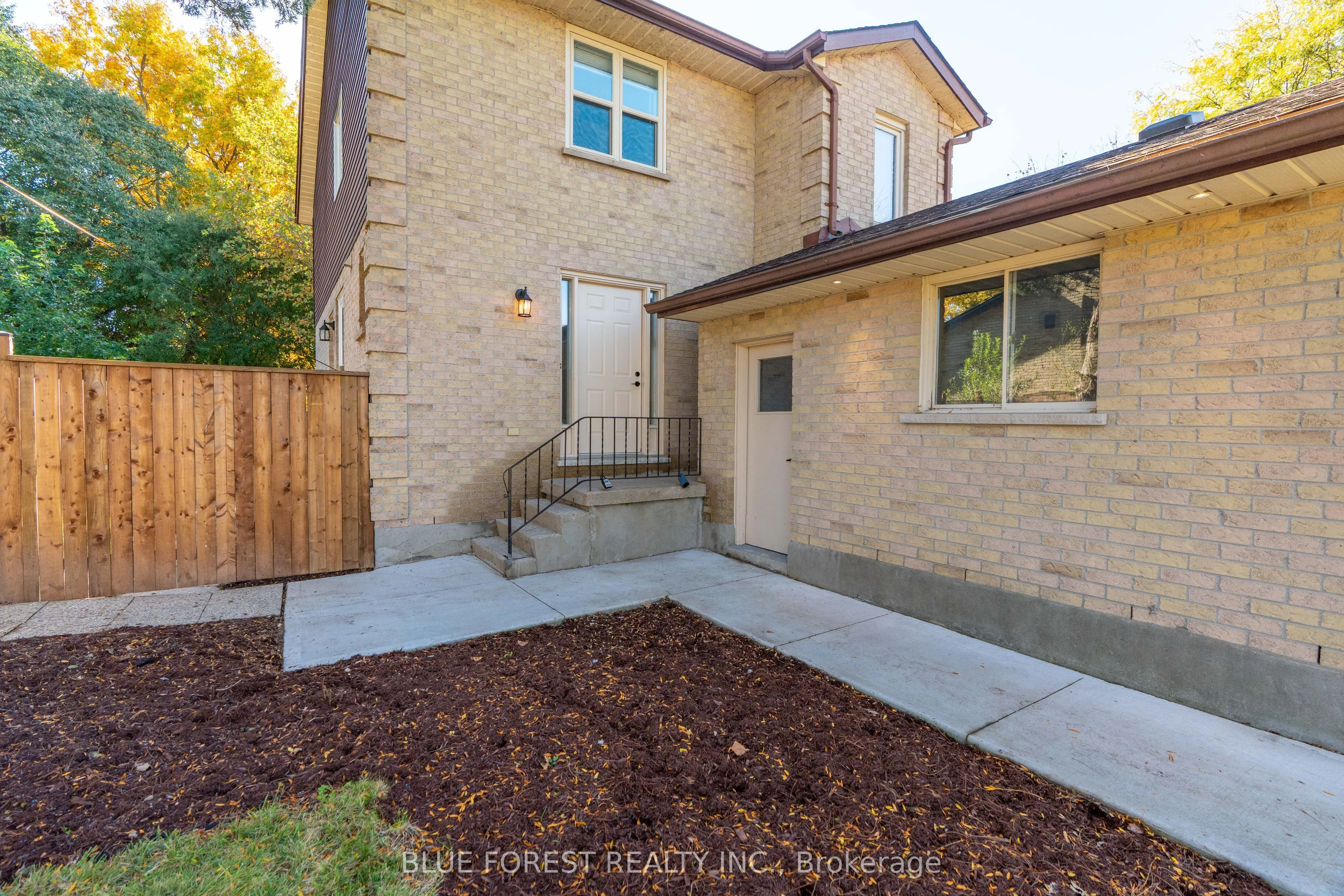 1048 Mahogany Road