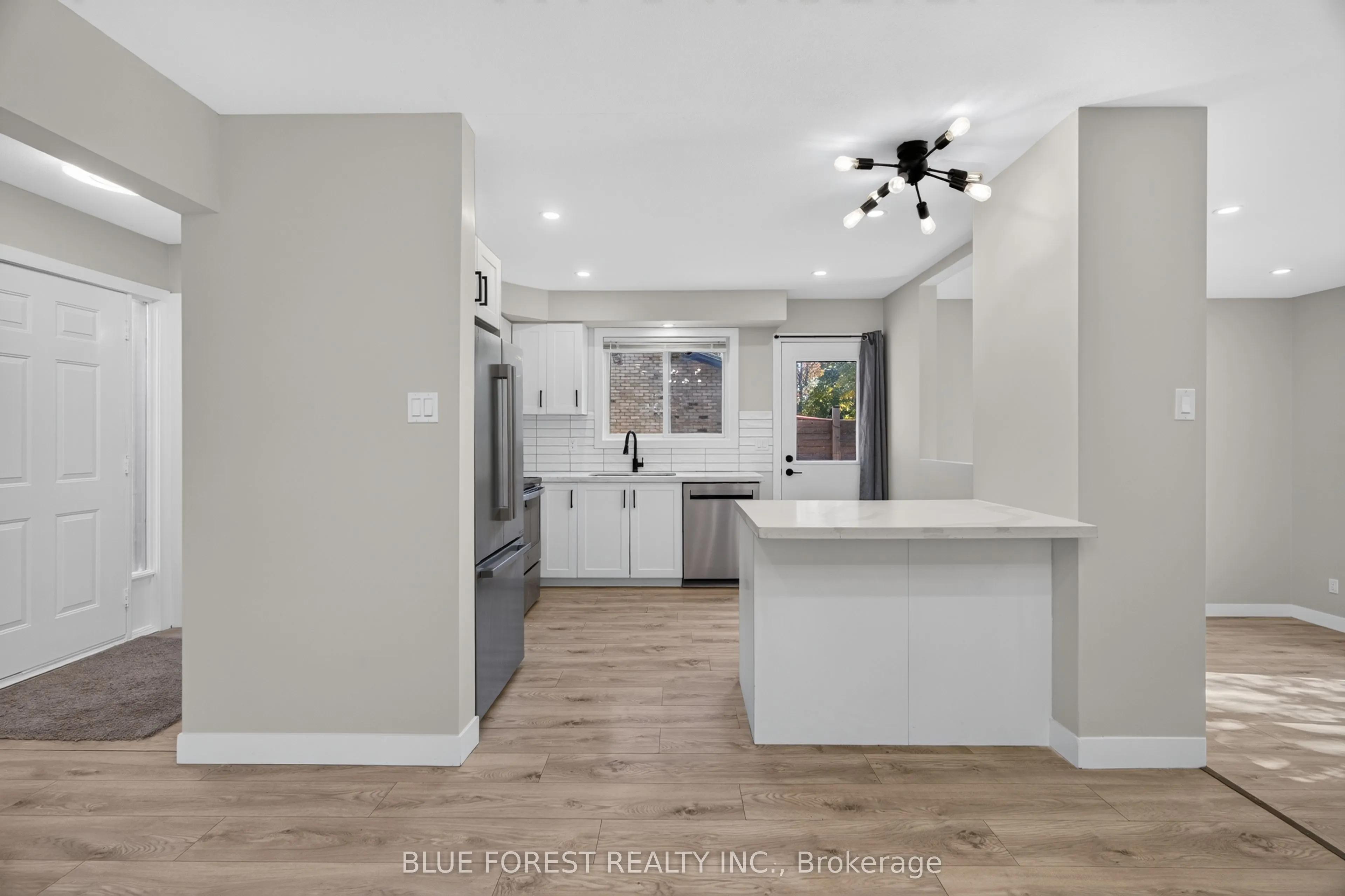 1048 Mahogany Road