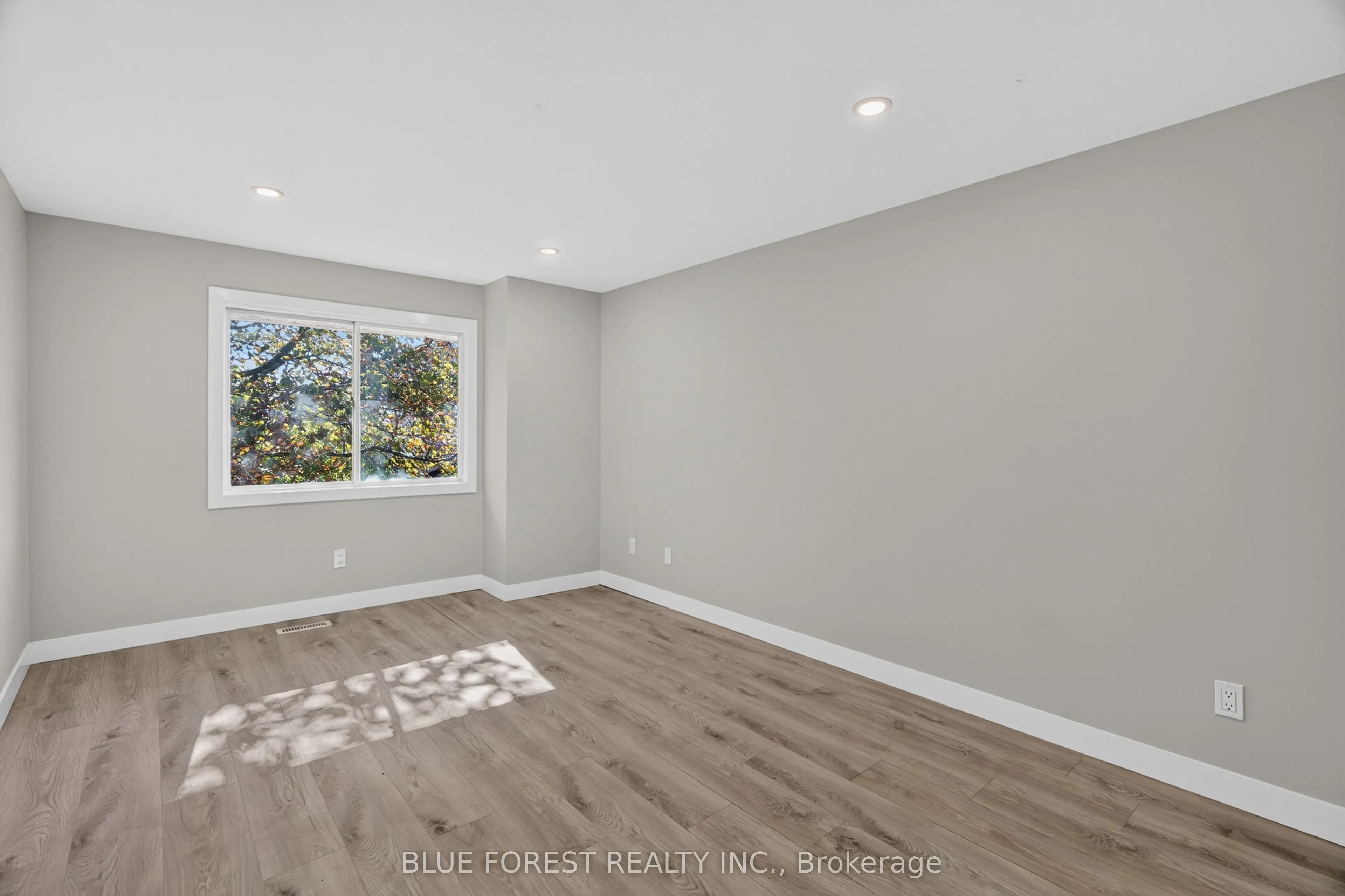 1048 Mahogany Road