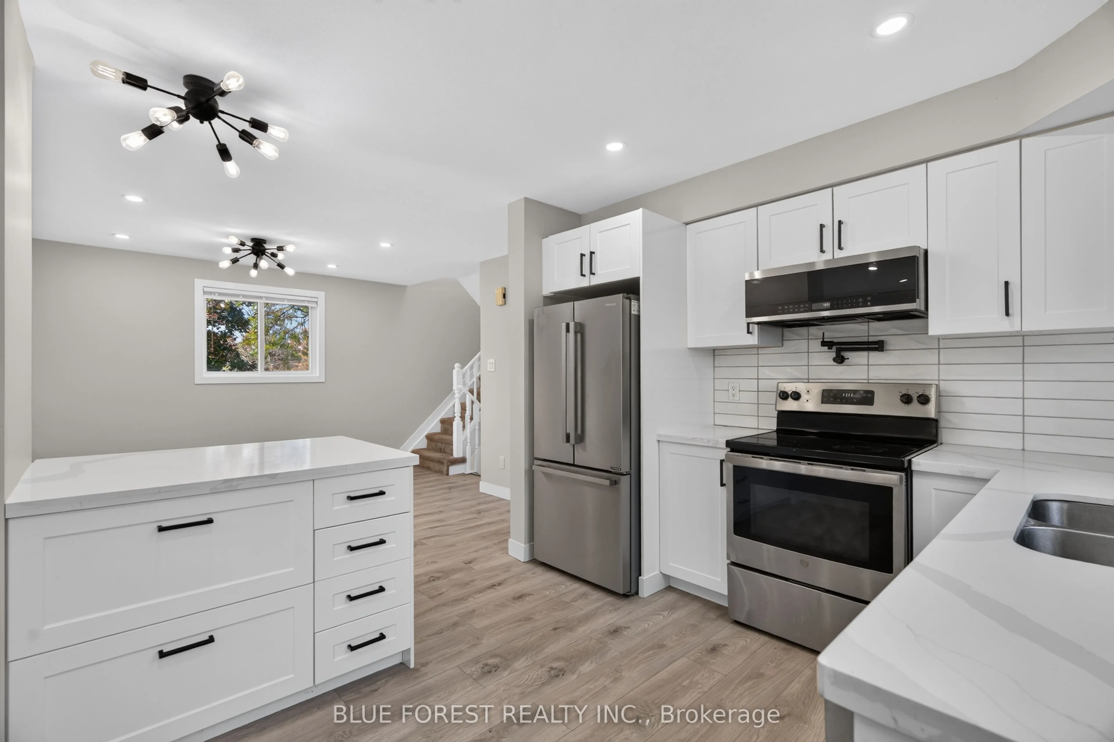 1048 Mahogany Road