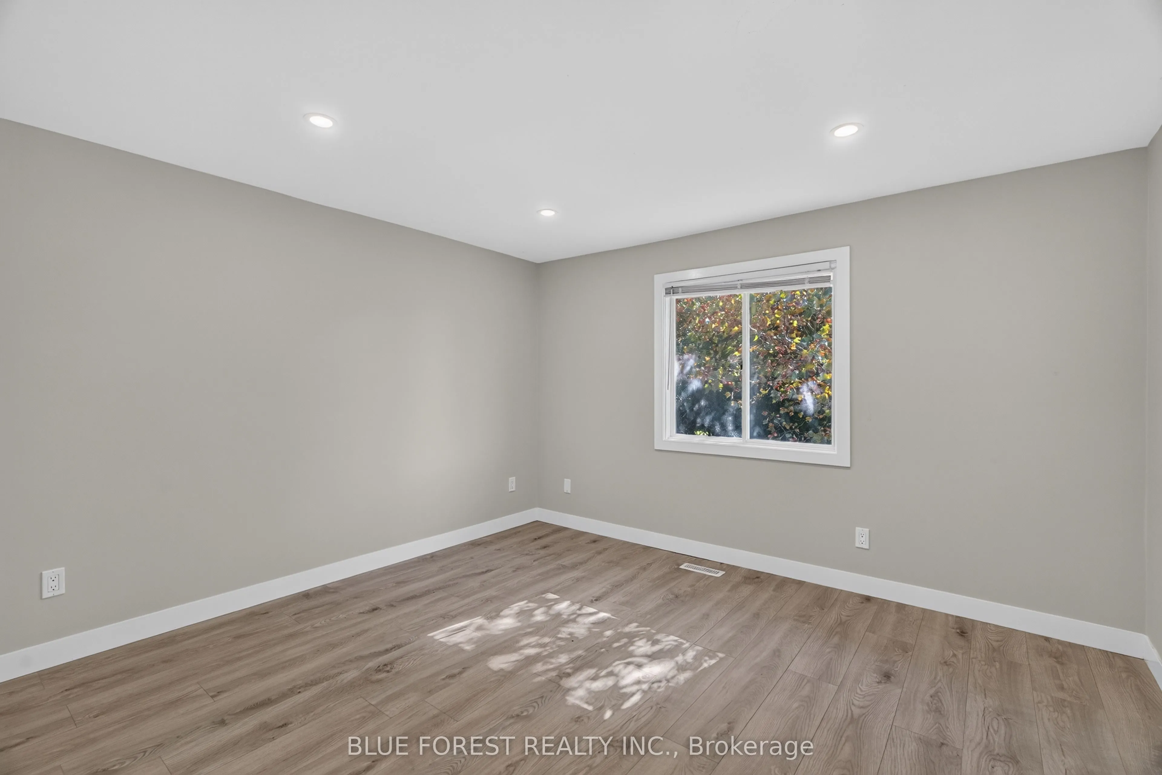 1048 Mahogany Road