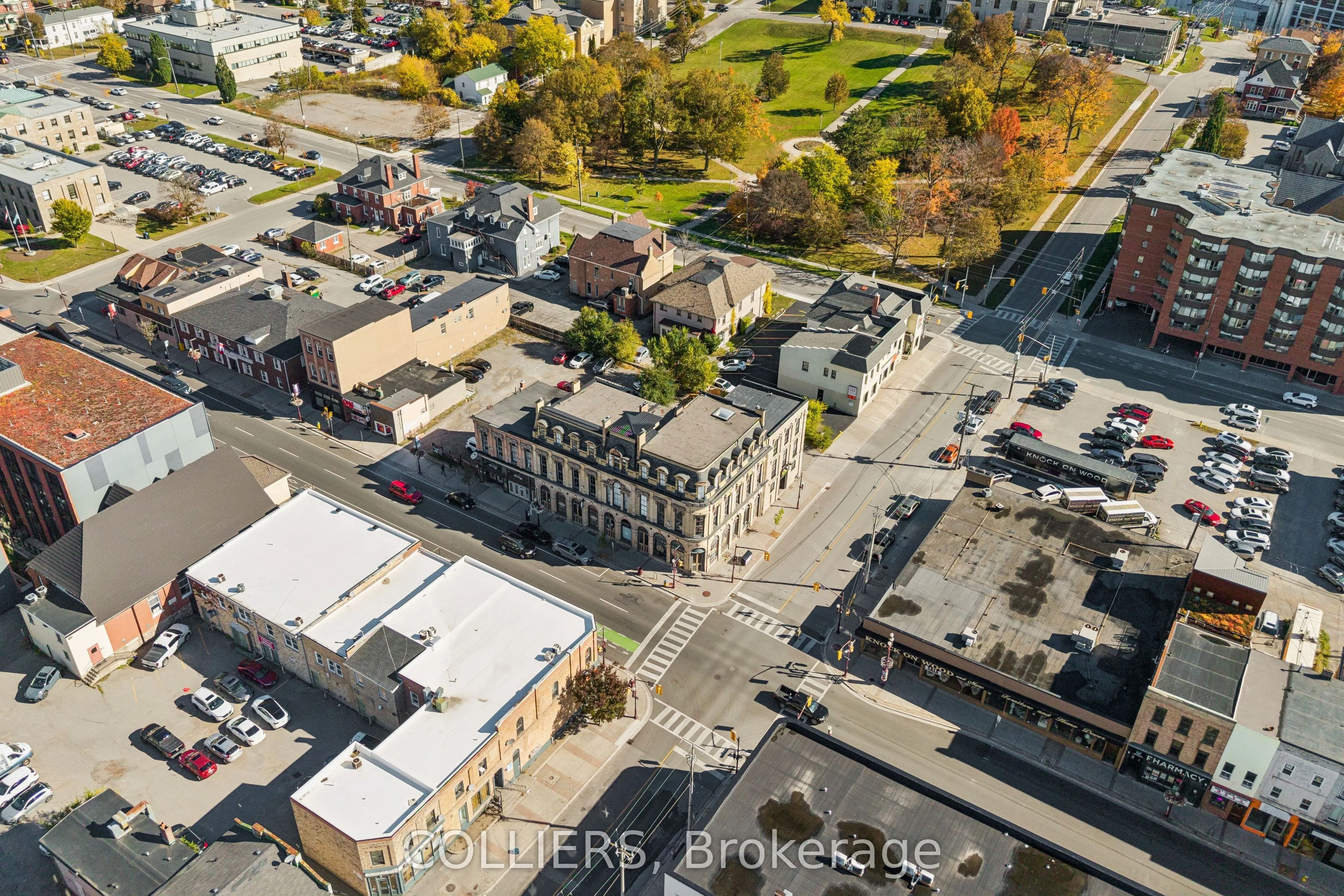 442 George Street N