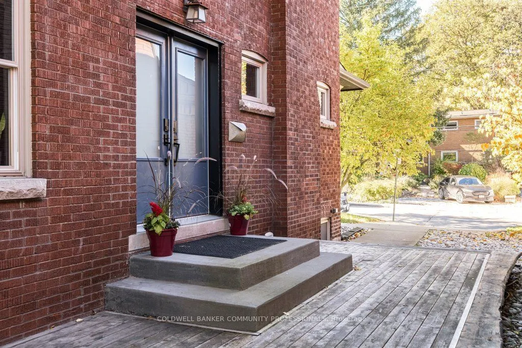 63 Chedoke Avenue