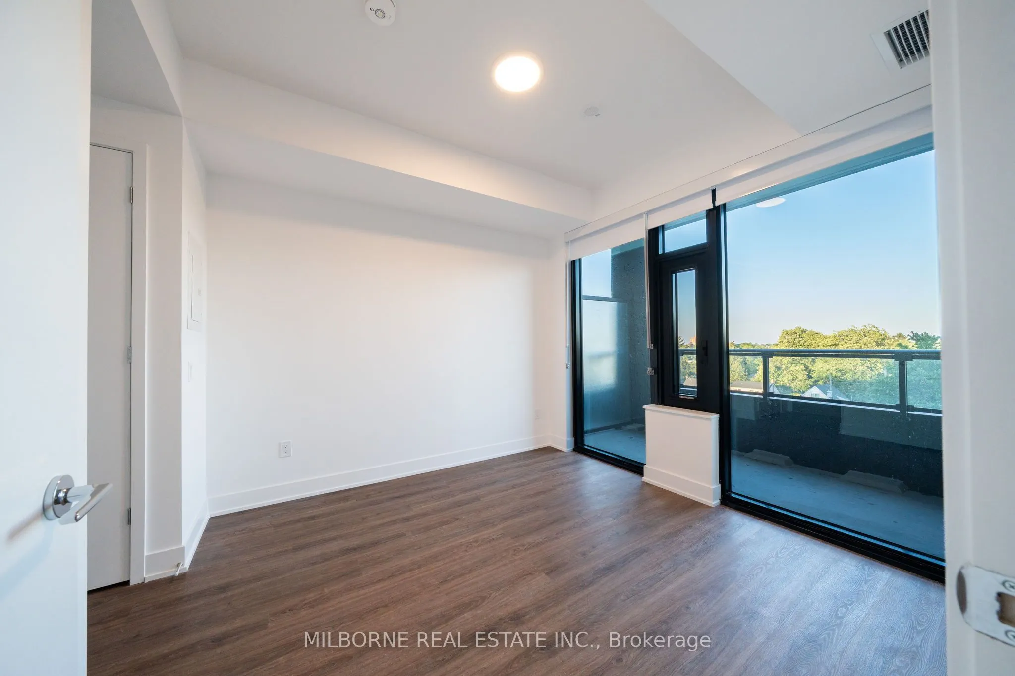 500 Upper Wellington Street #320