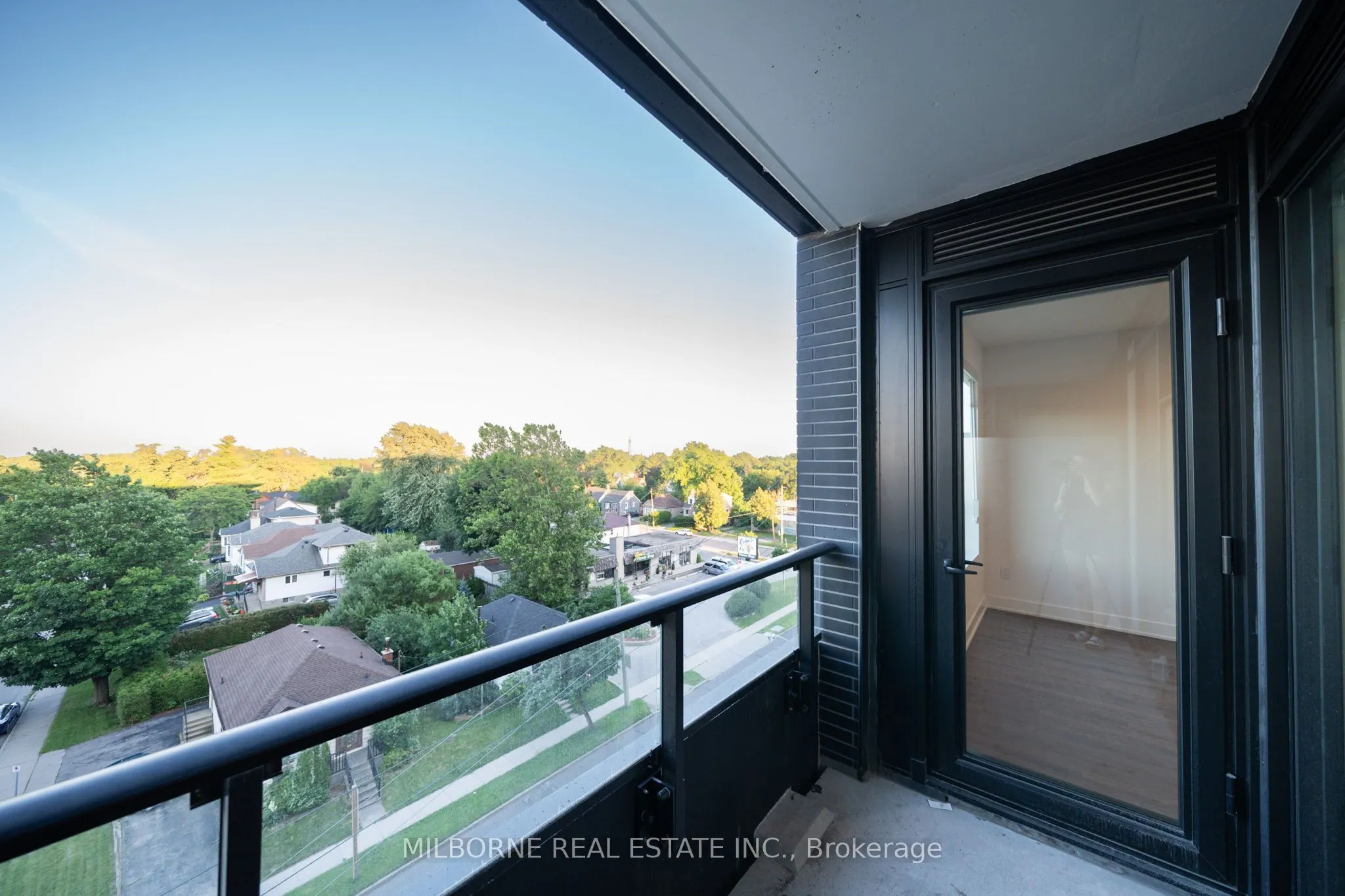 500 Upper Wellington Street #320