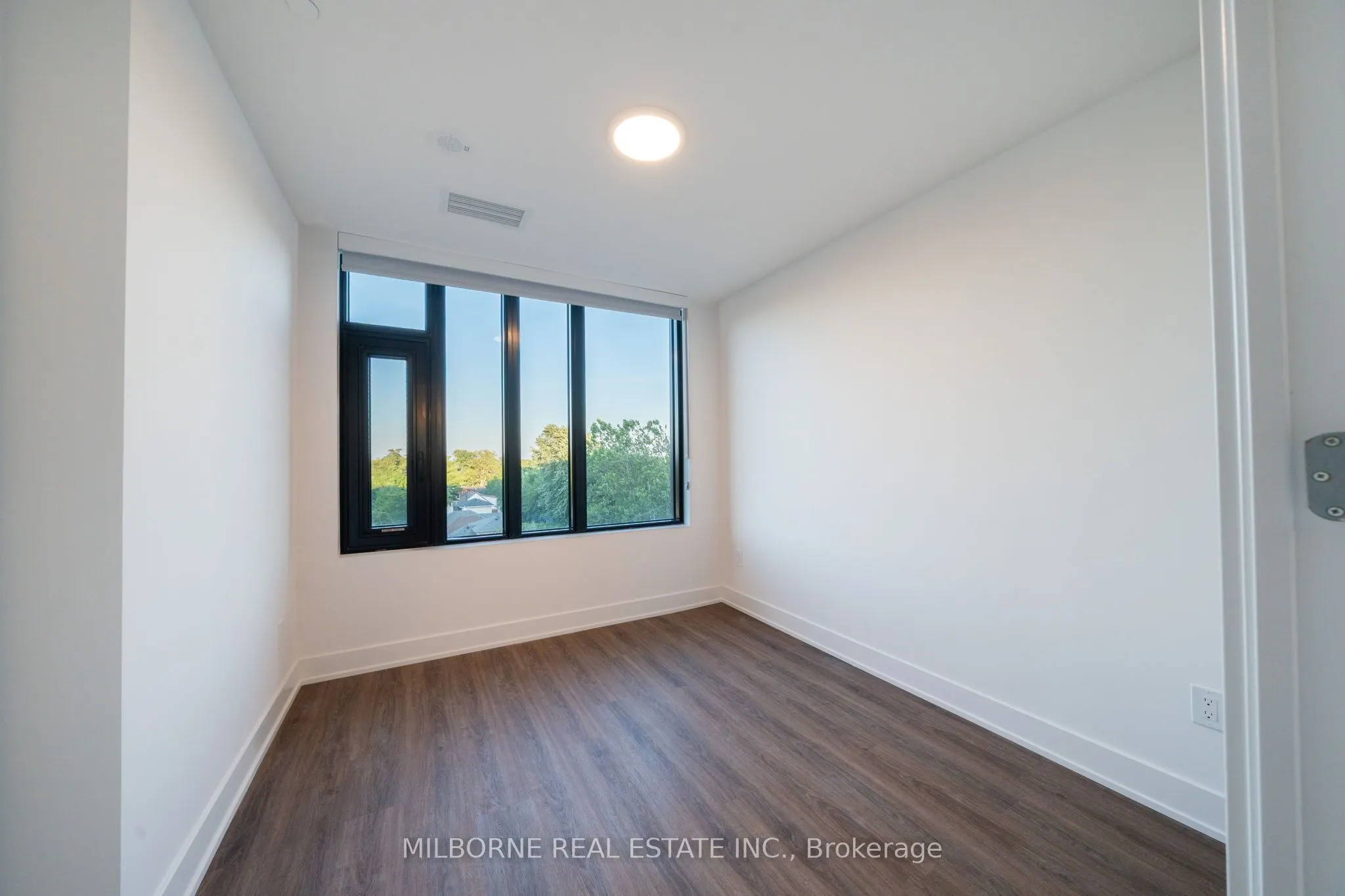500 Upper Wellington Street #320