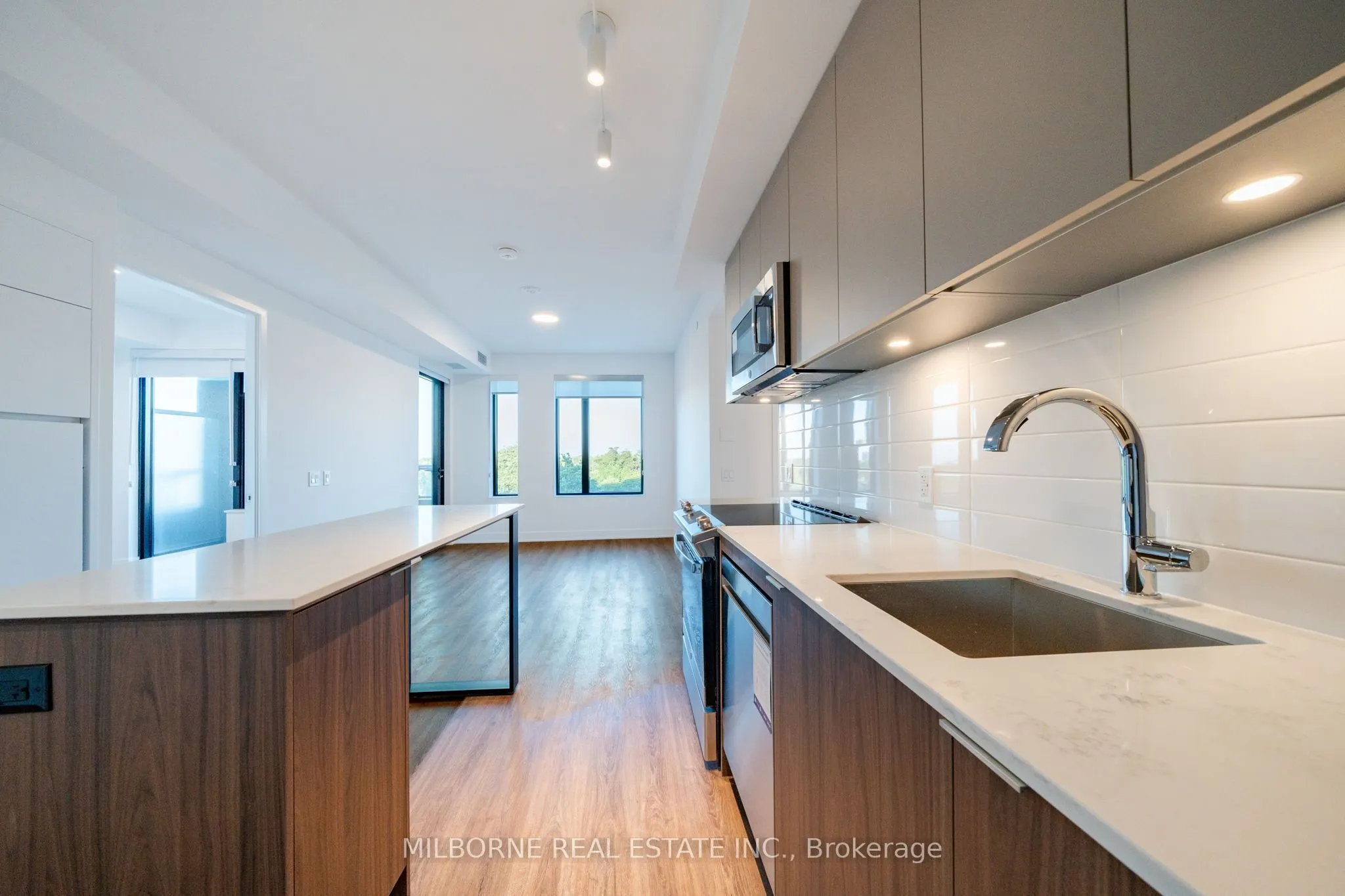 500 Upper Wellington Street #320