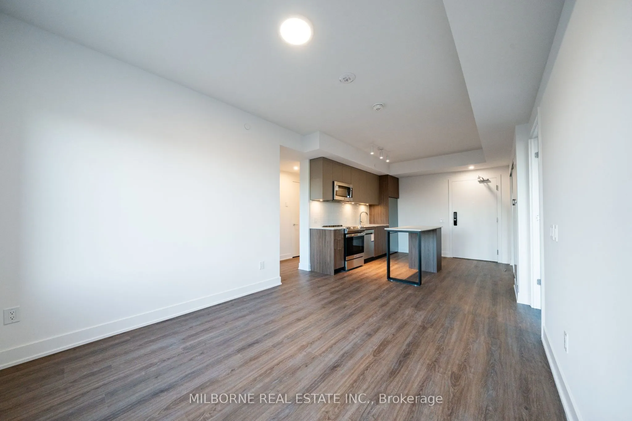 500 Upper Wellington Street #320