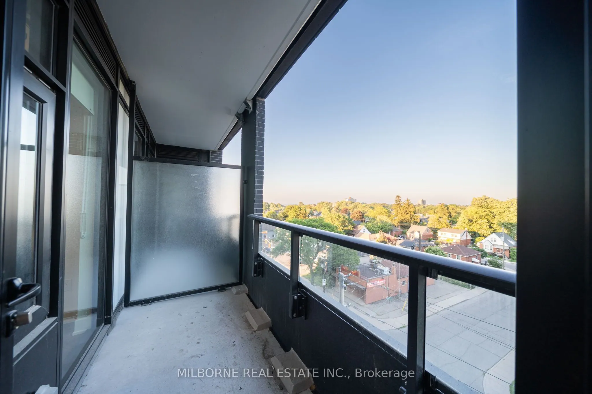 500 Upper Wellington Street #320