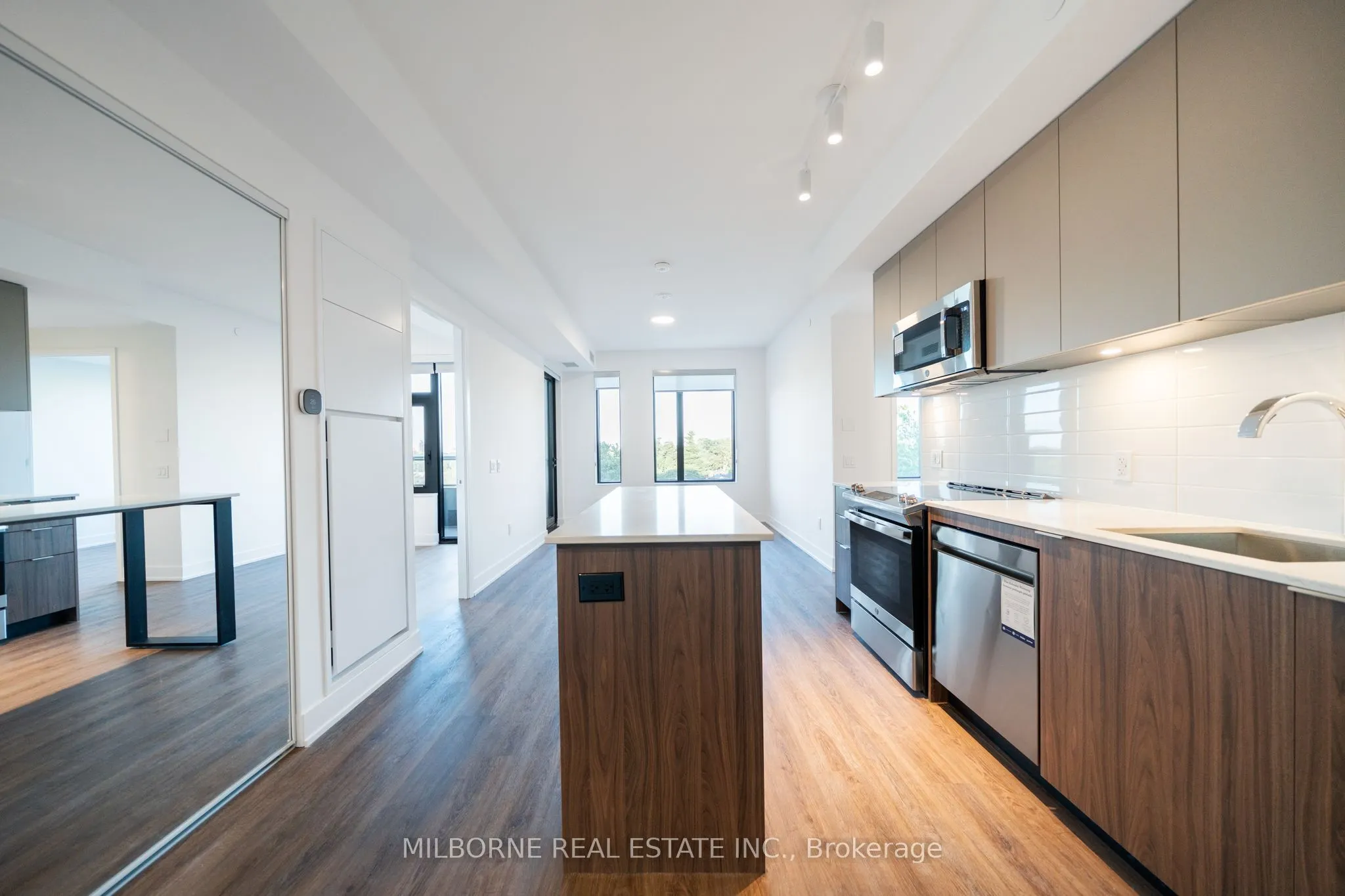 500 Upper Wellington Street #320