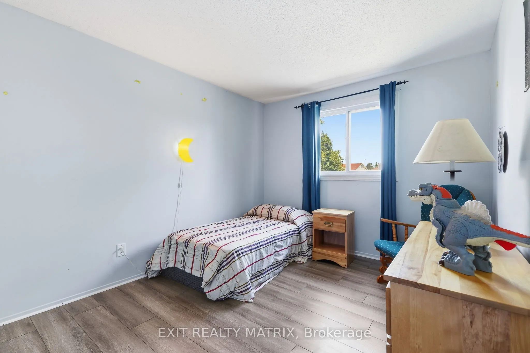 751 Clearcrest Crescent