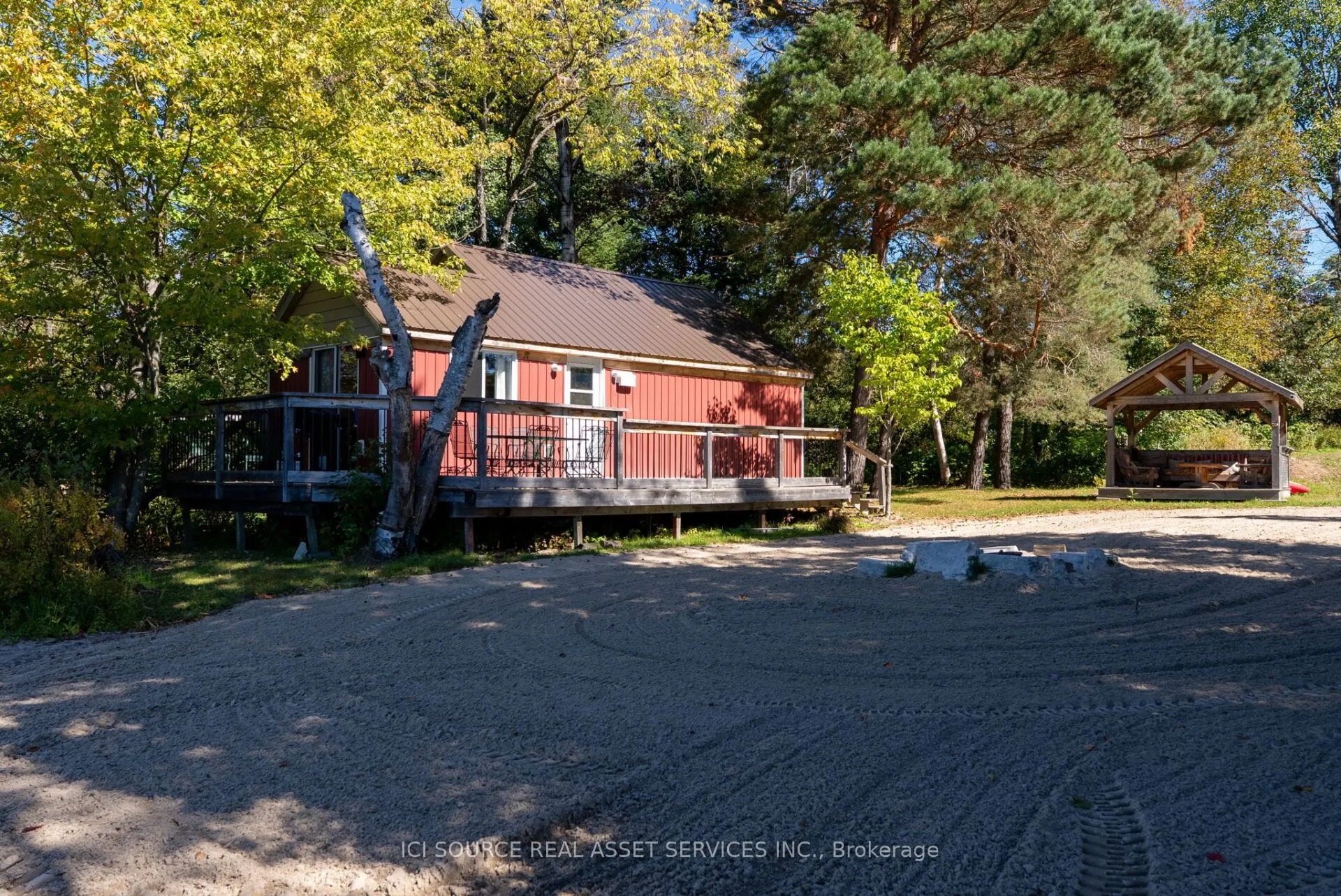 3 Woodland Lane